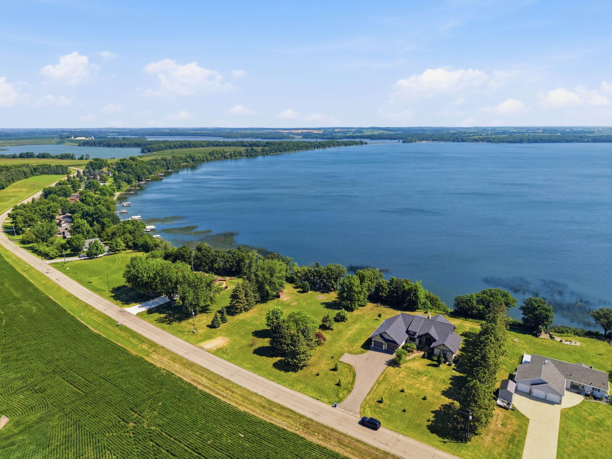 7104737