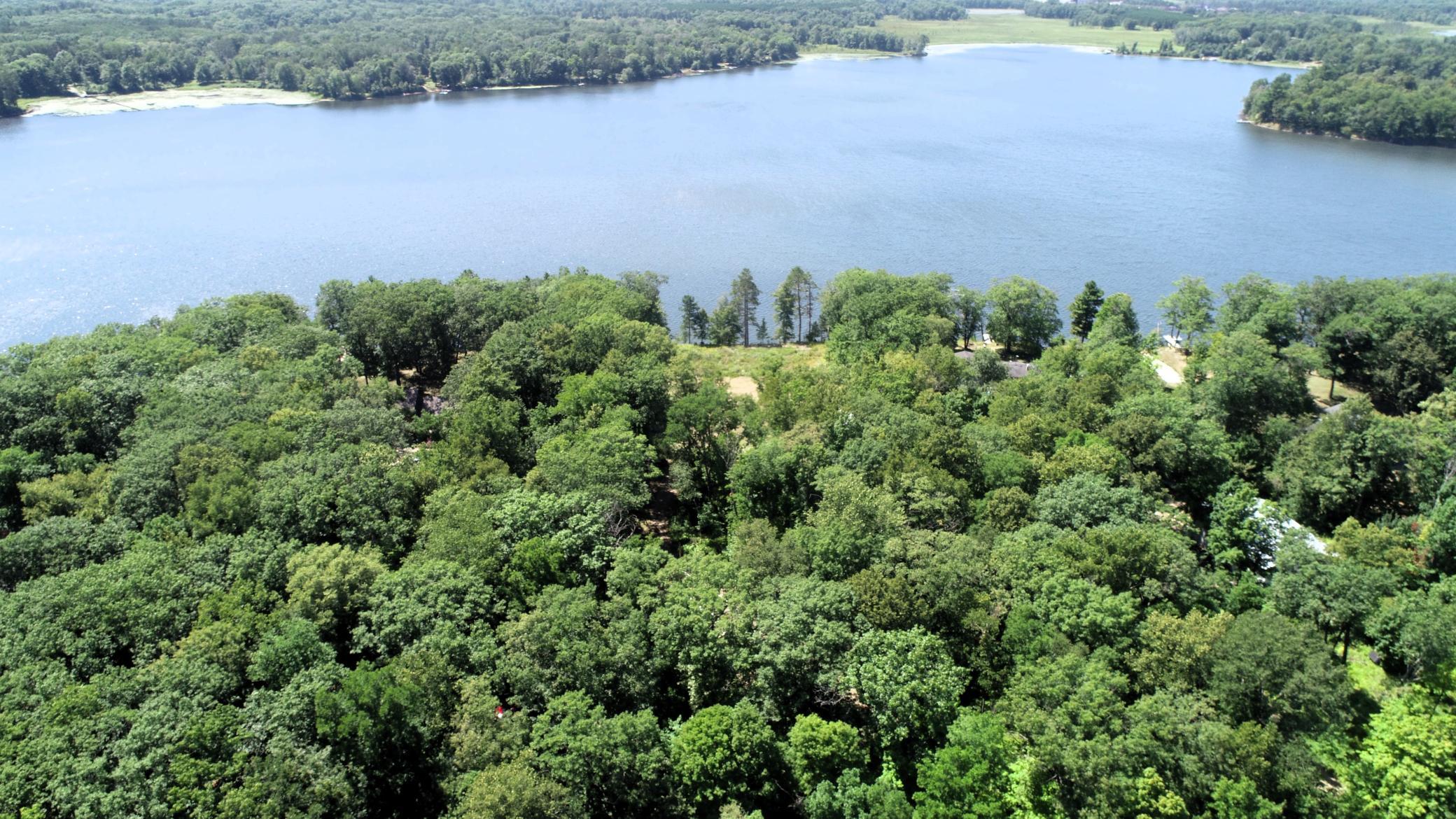 7122949