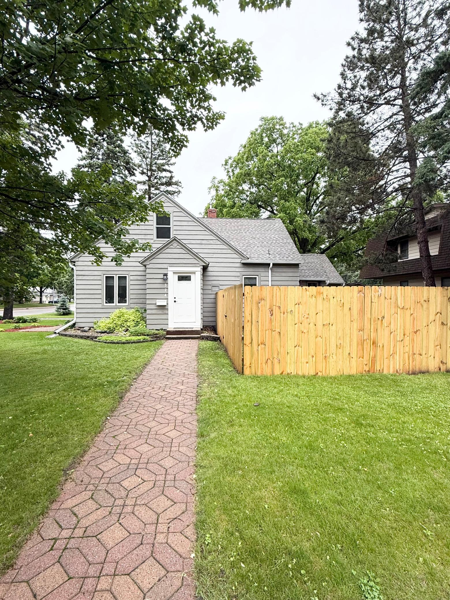 Residential 6690249
