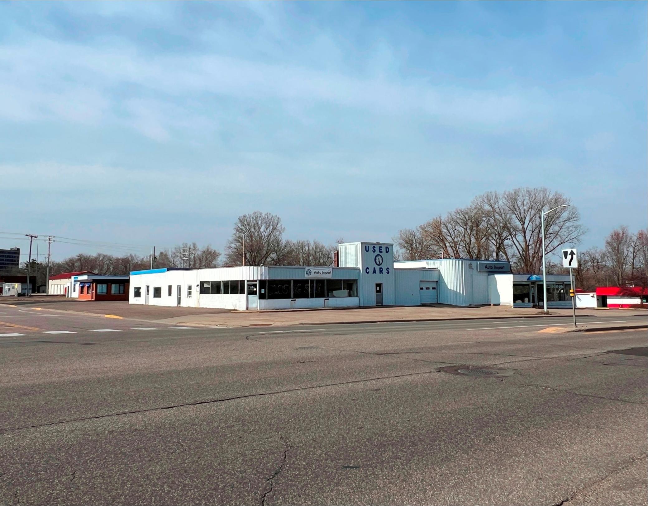 Commercial 6706091