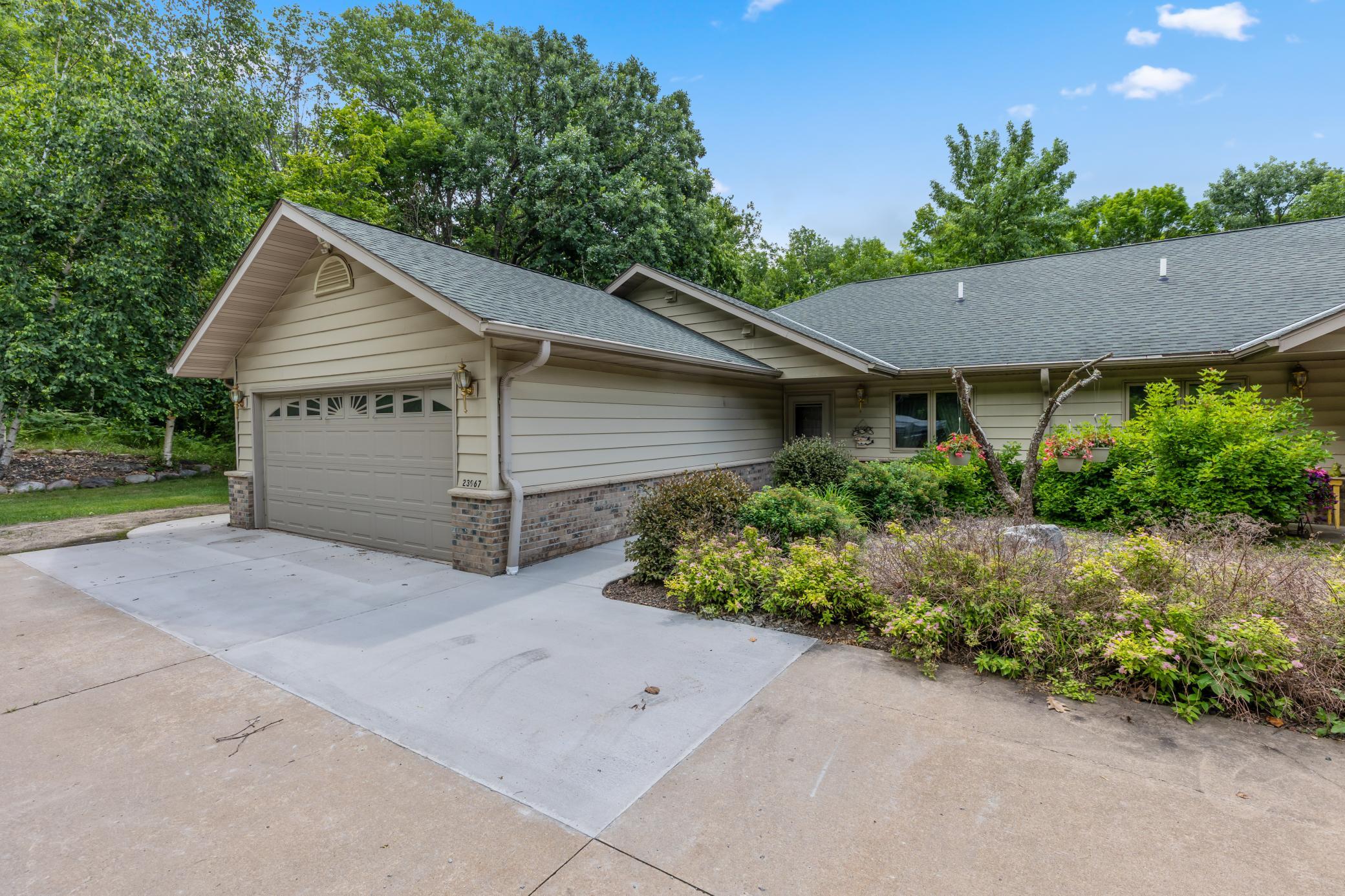 Residential 6725192