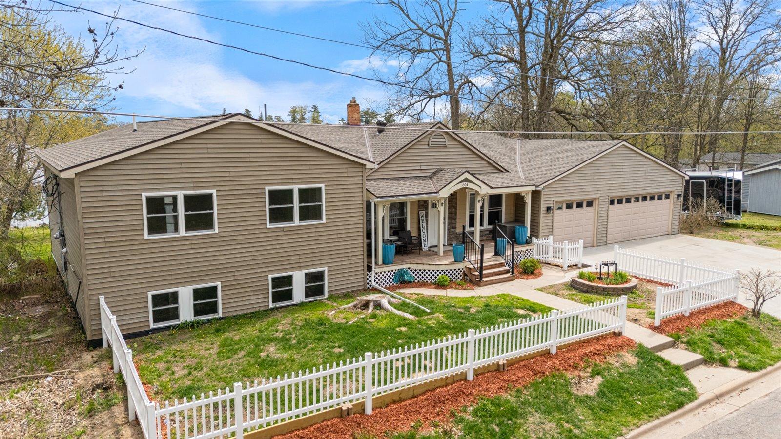 Lakehome 6730913
