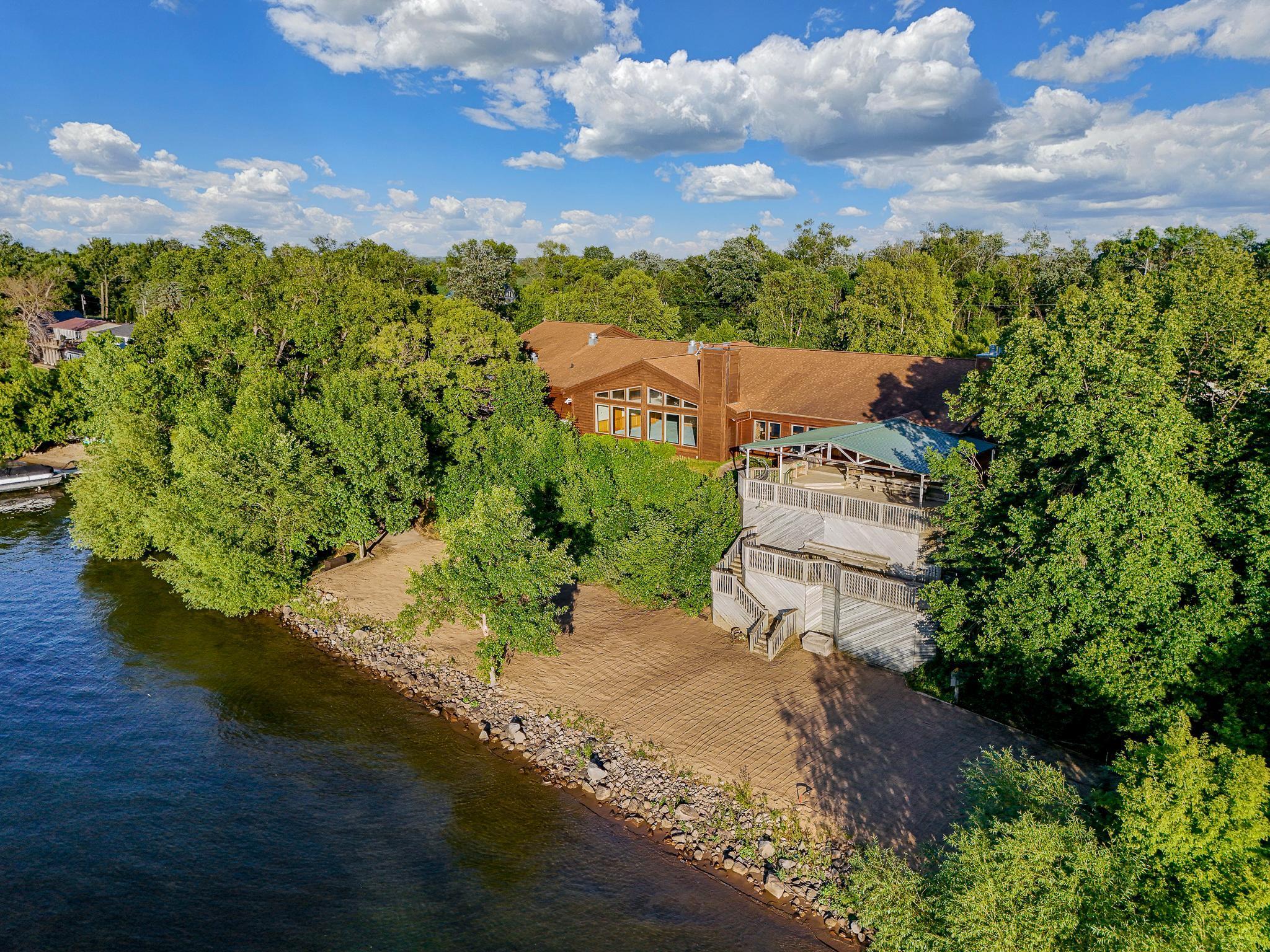 Lakehome 6740990
