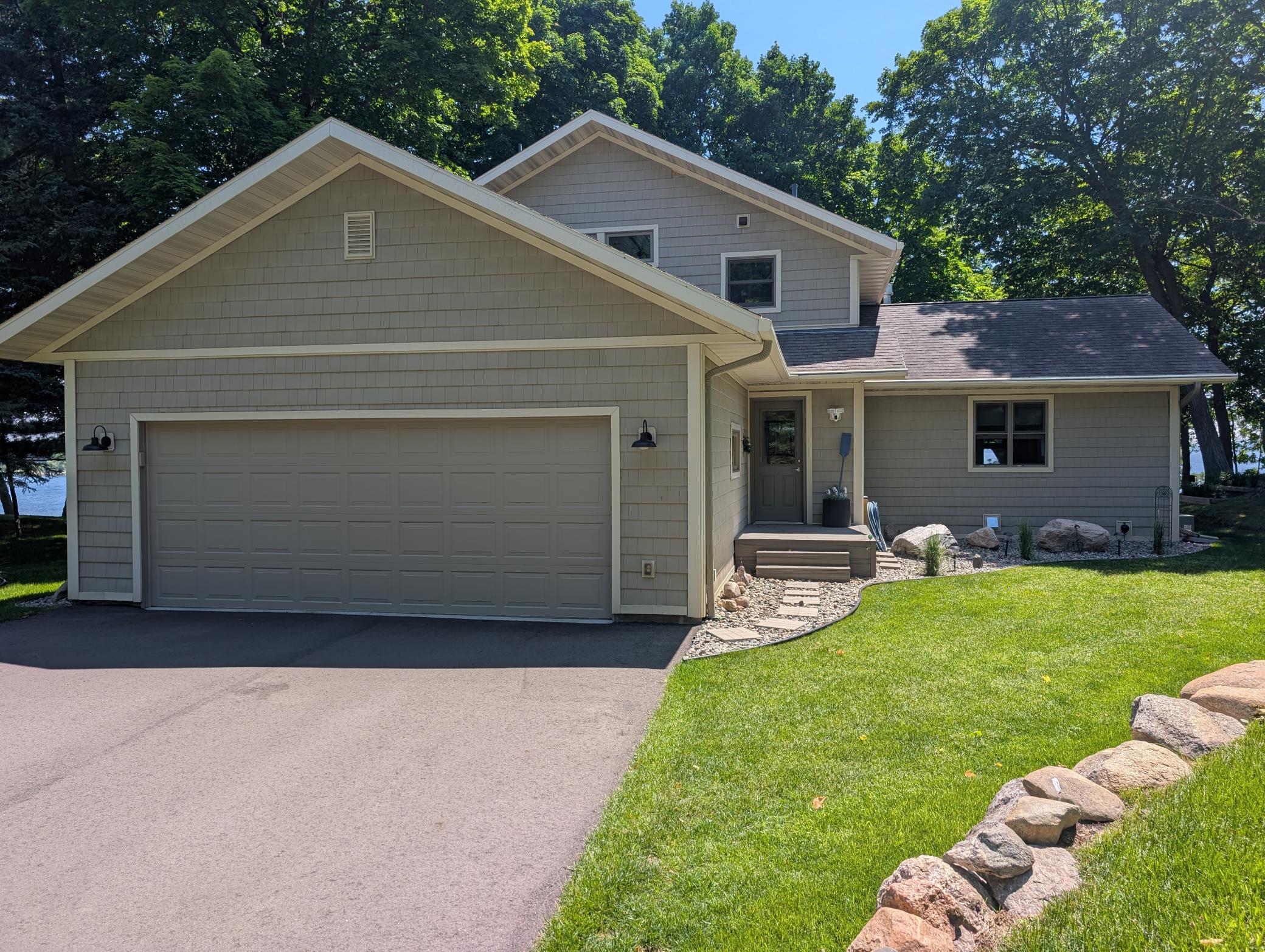 Lakehome 6743571