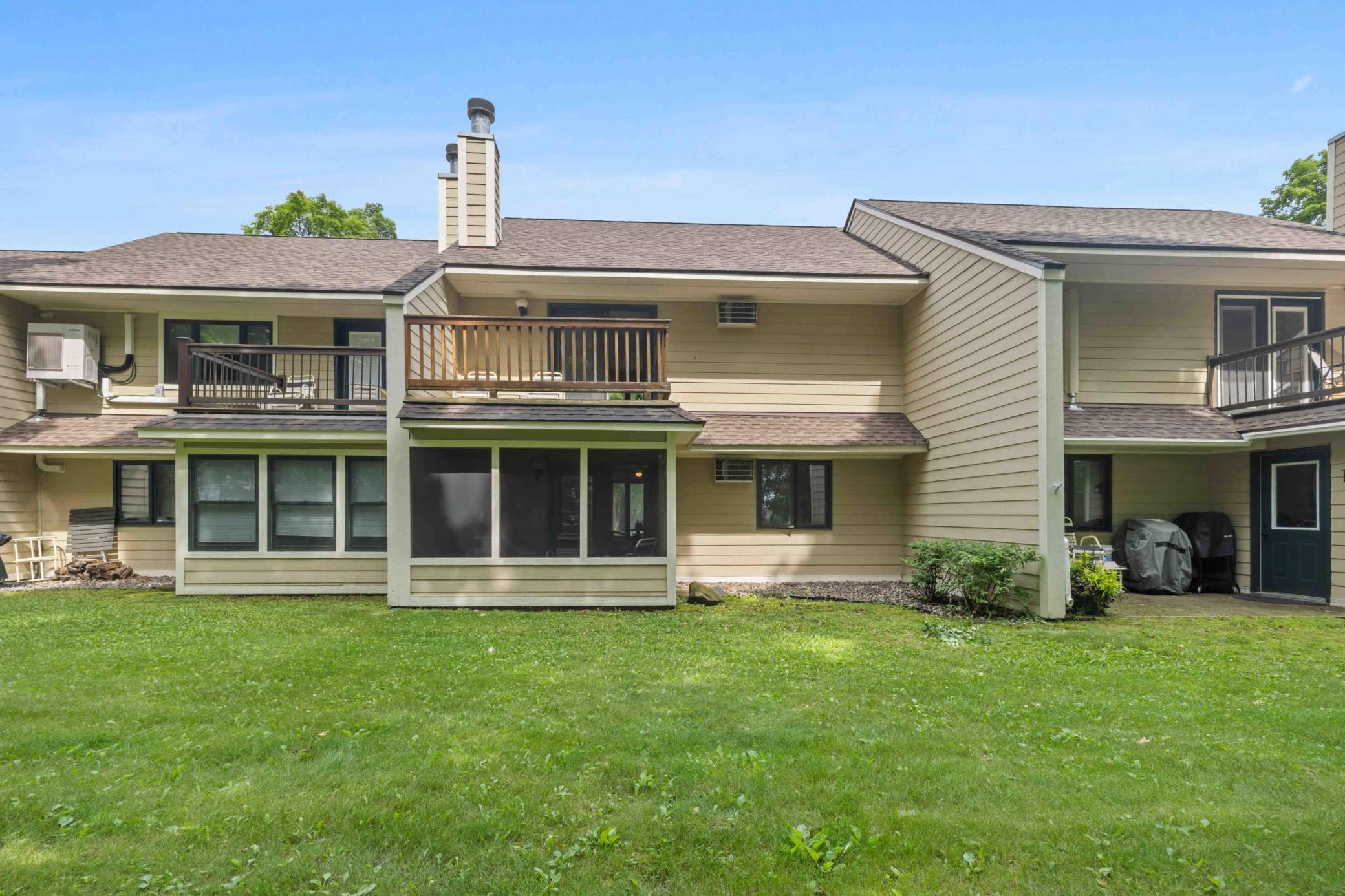 Lakehome 6745804