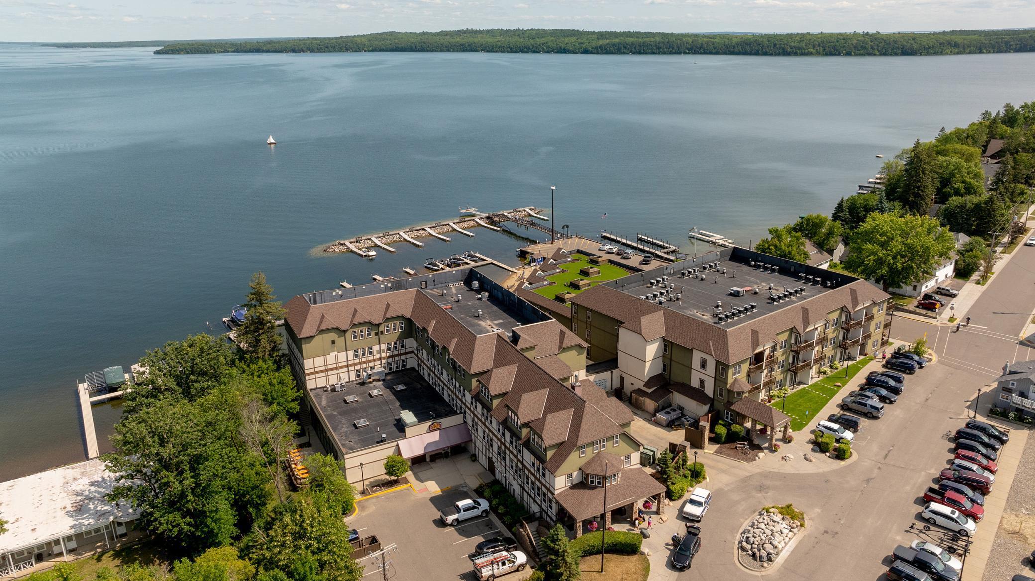 Lakehome 6747035