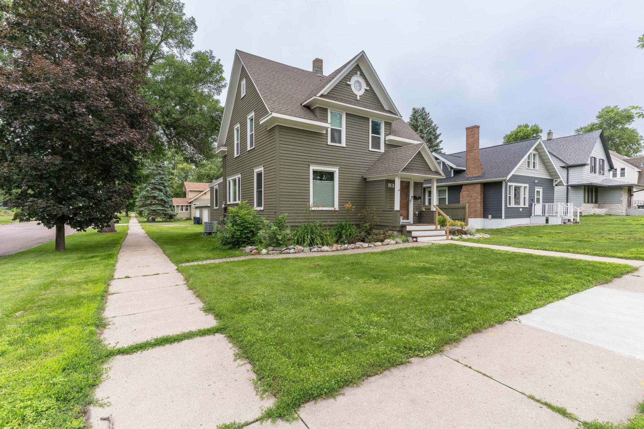 Residential 6750806