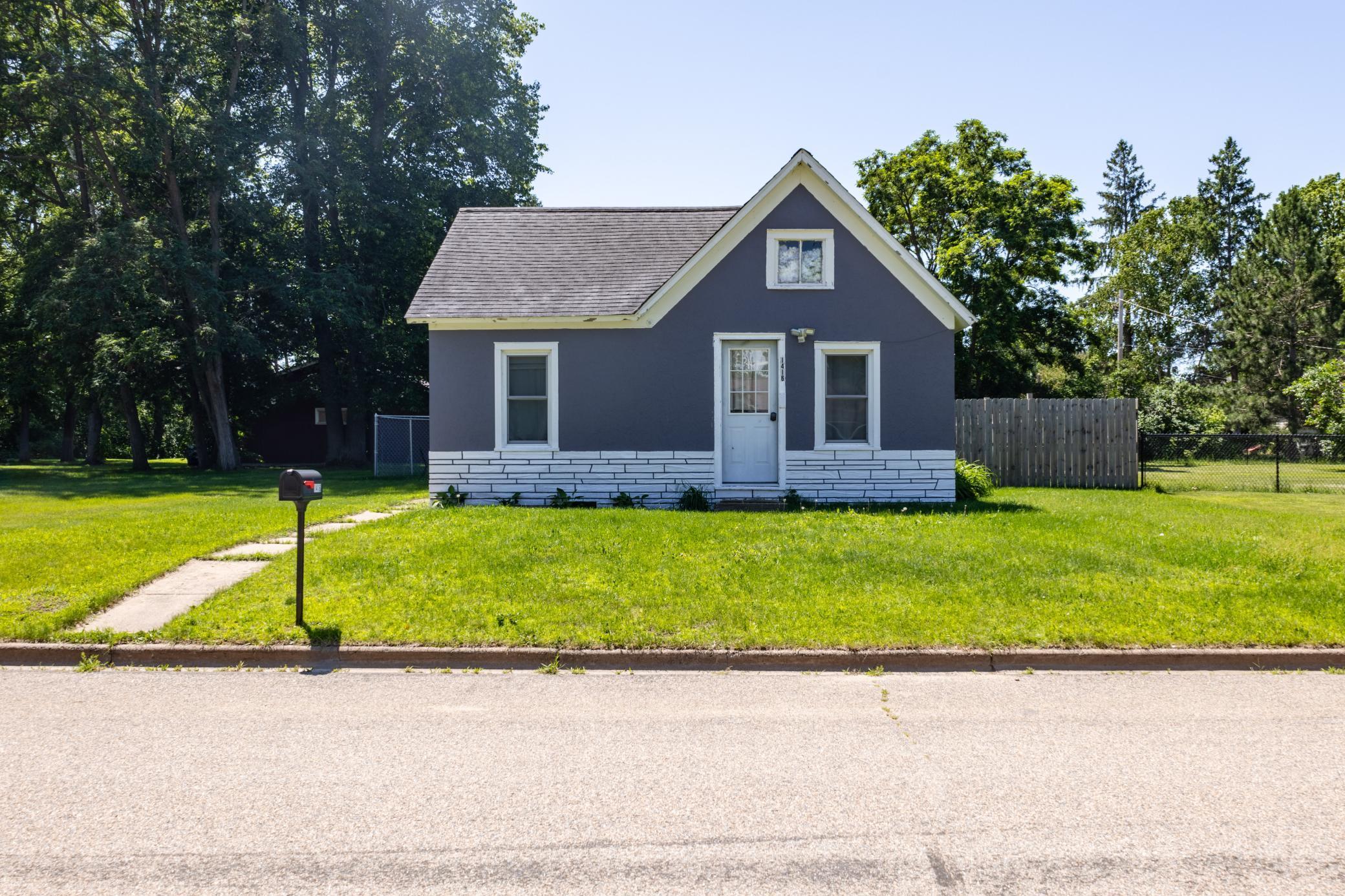 Residential 6751443