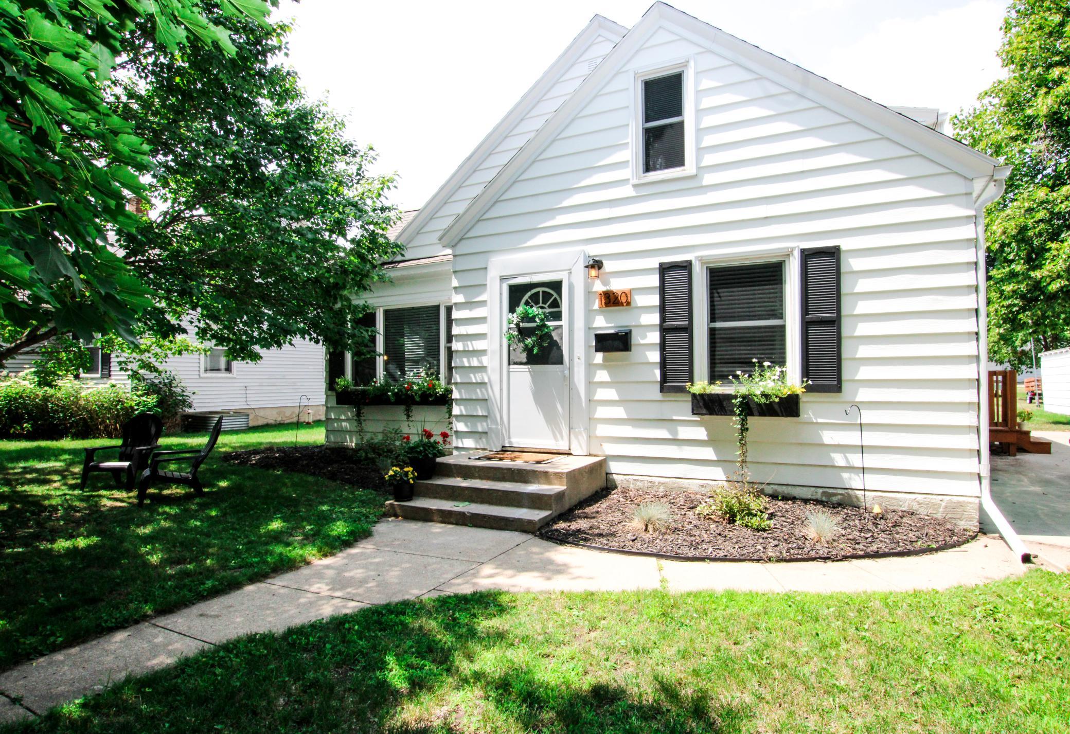 Residential 6751856