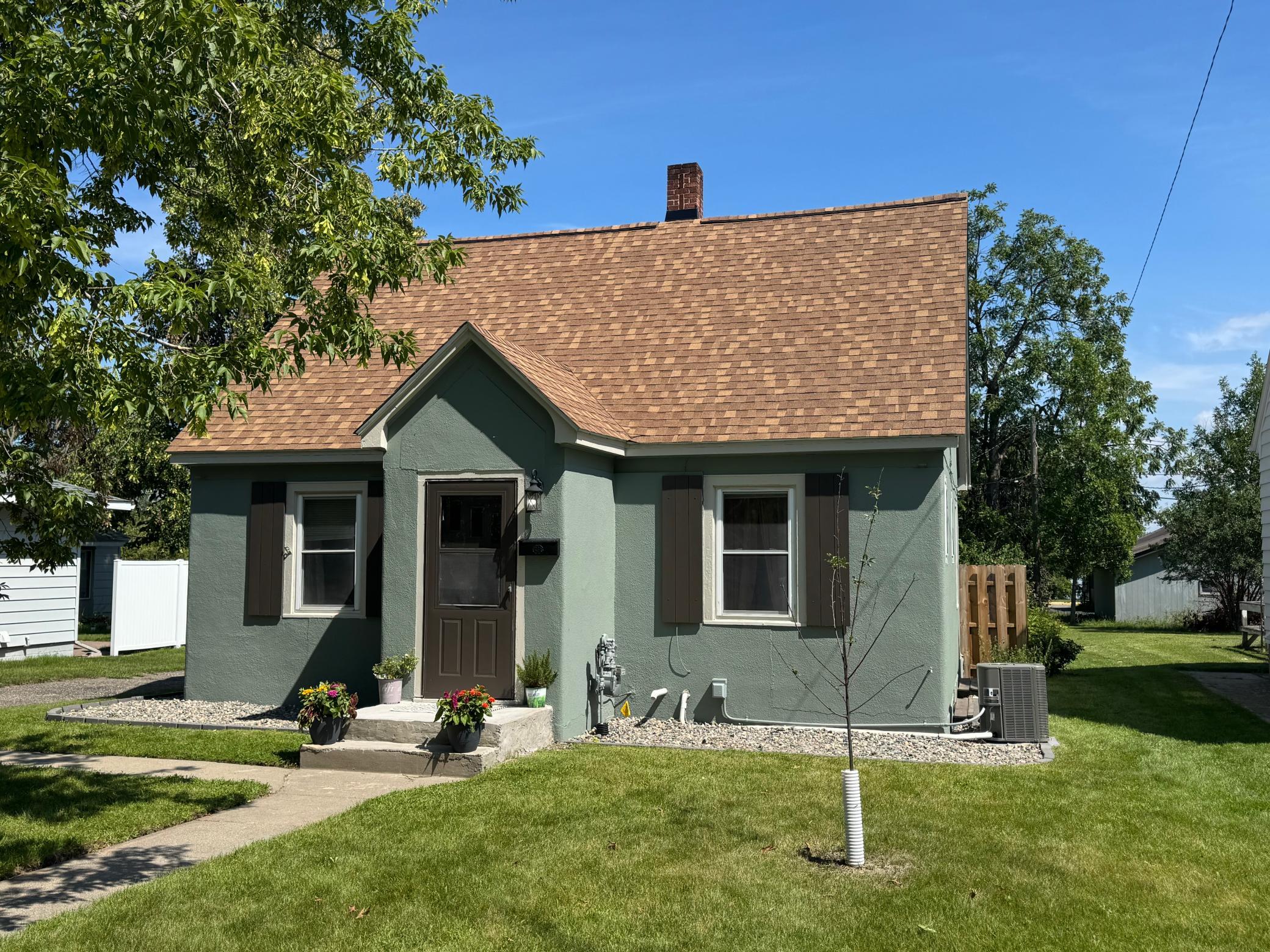 Residential 6771855