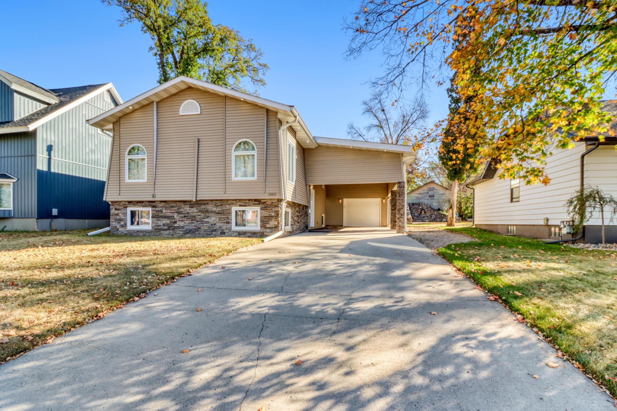 Residential 6801279