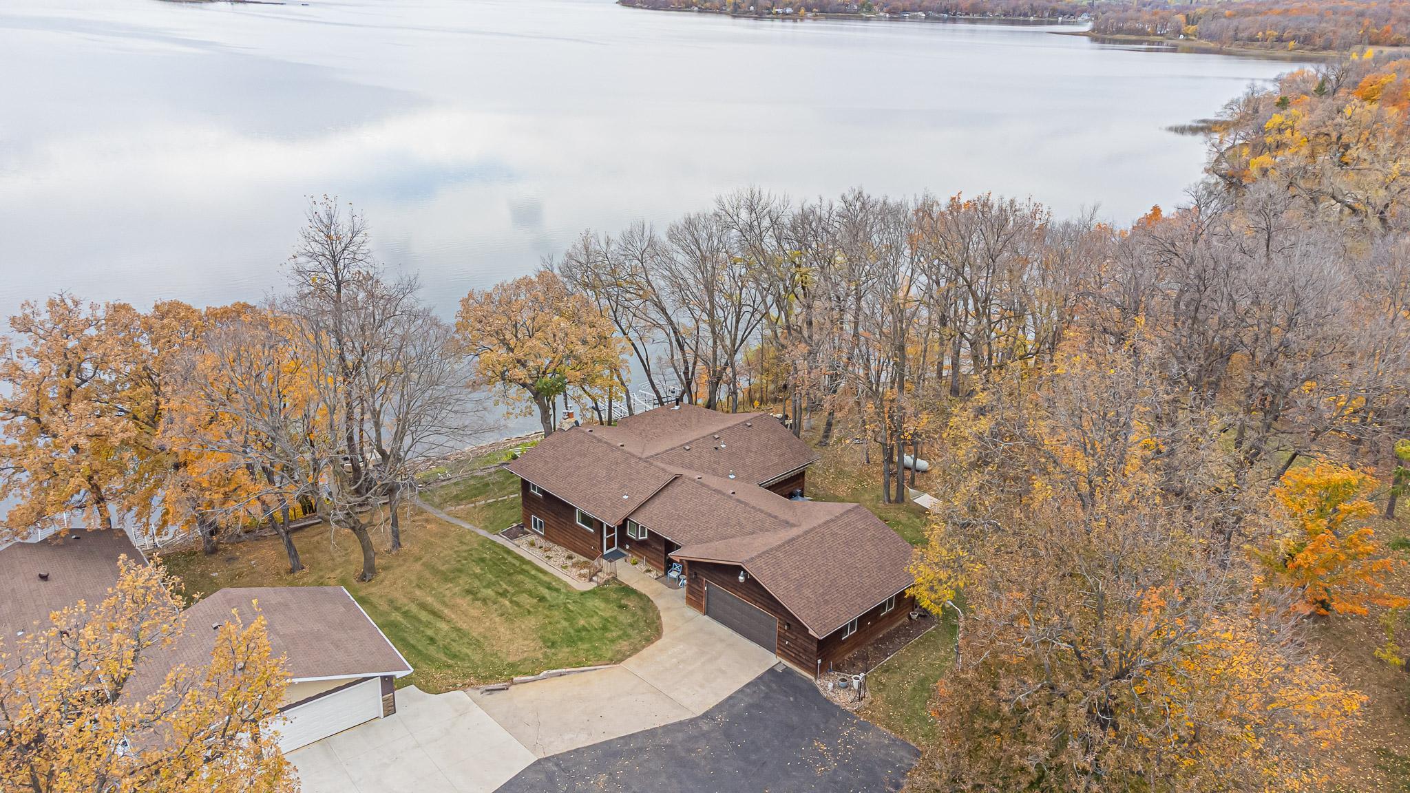 Lakehome 6807417