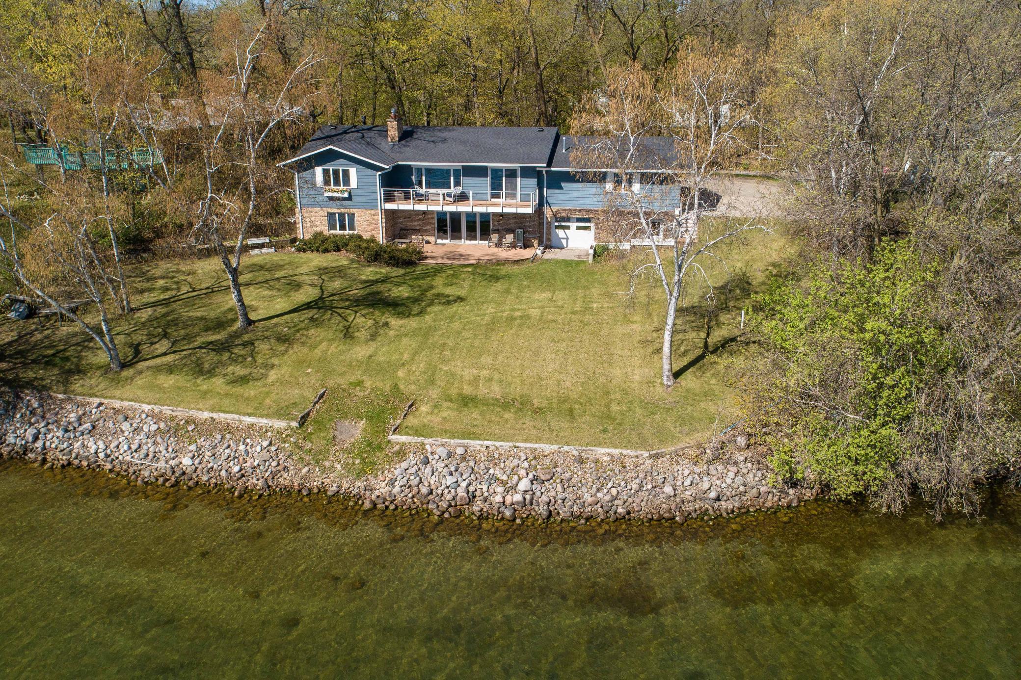Lakehome 7014885