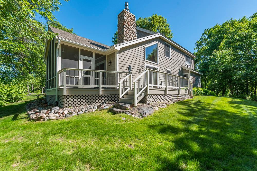Lakehome 7038610