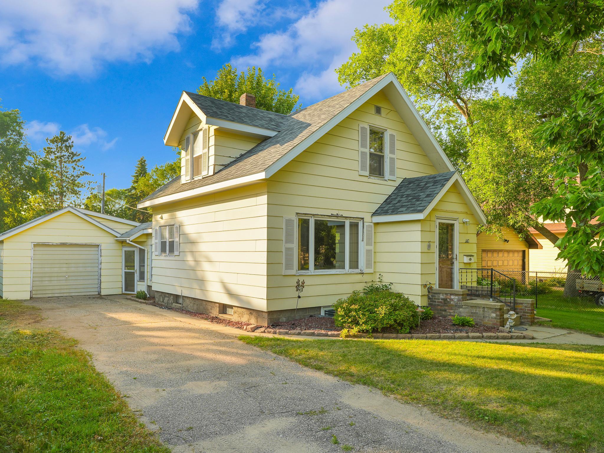 Residential 7053411