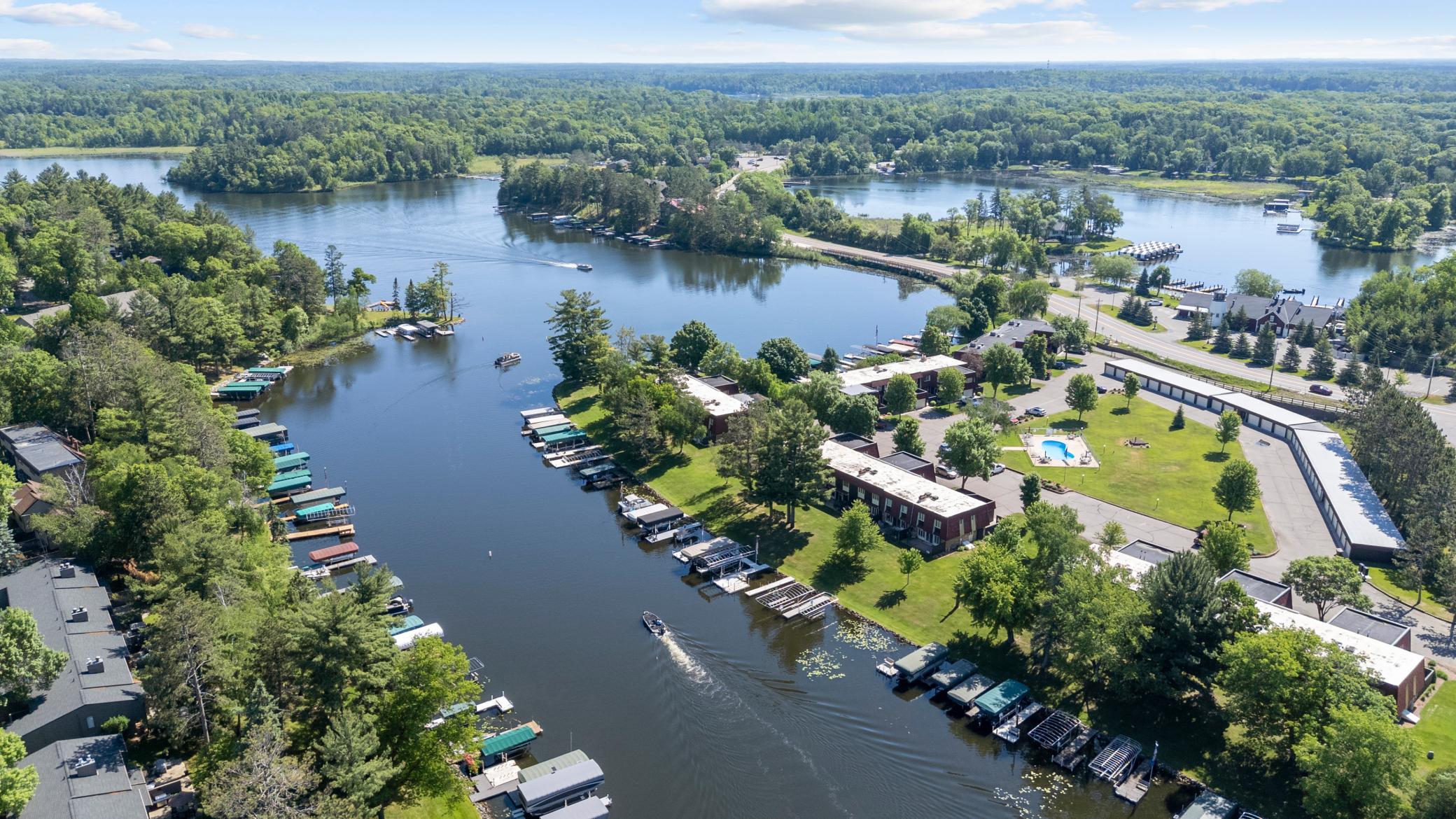 Lakehome 7055125