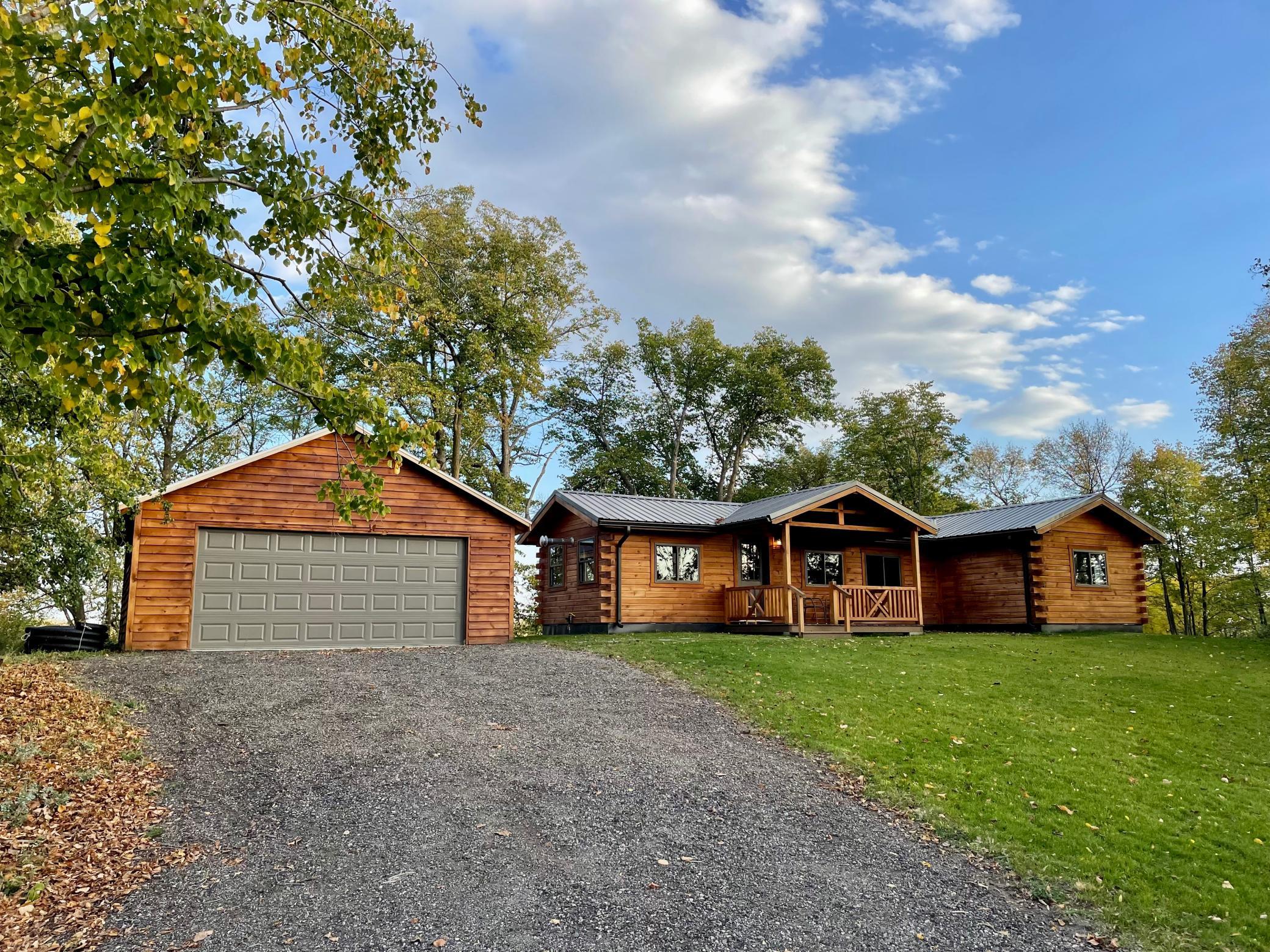 Lakehome 7063018