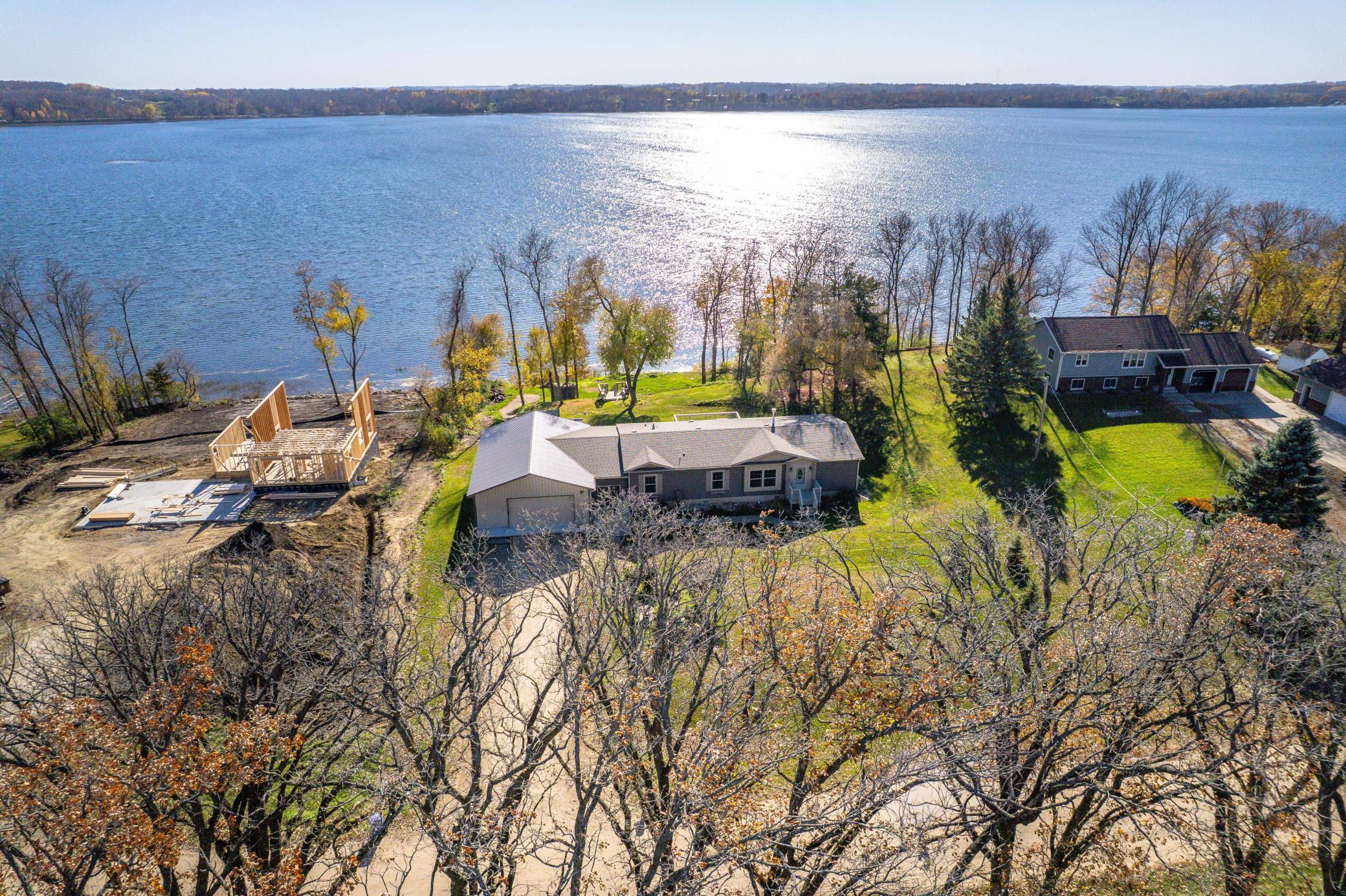 Lakehome 7065471