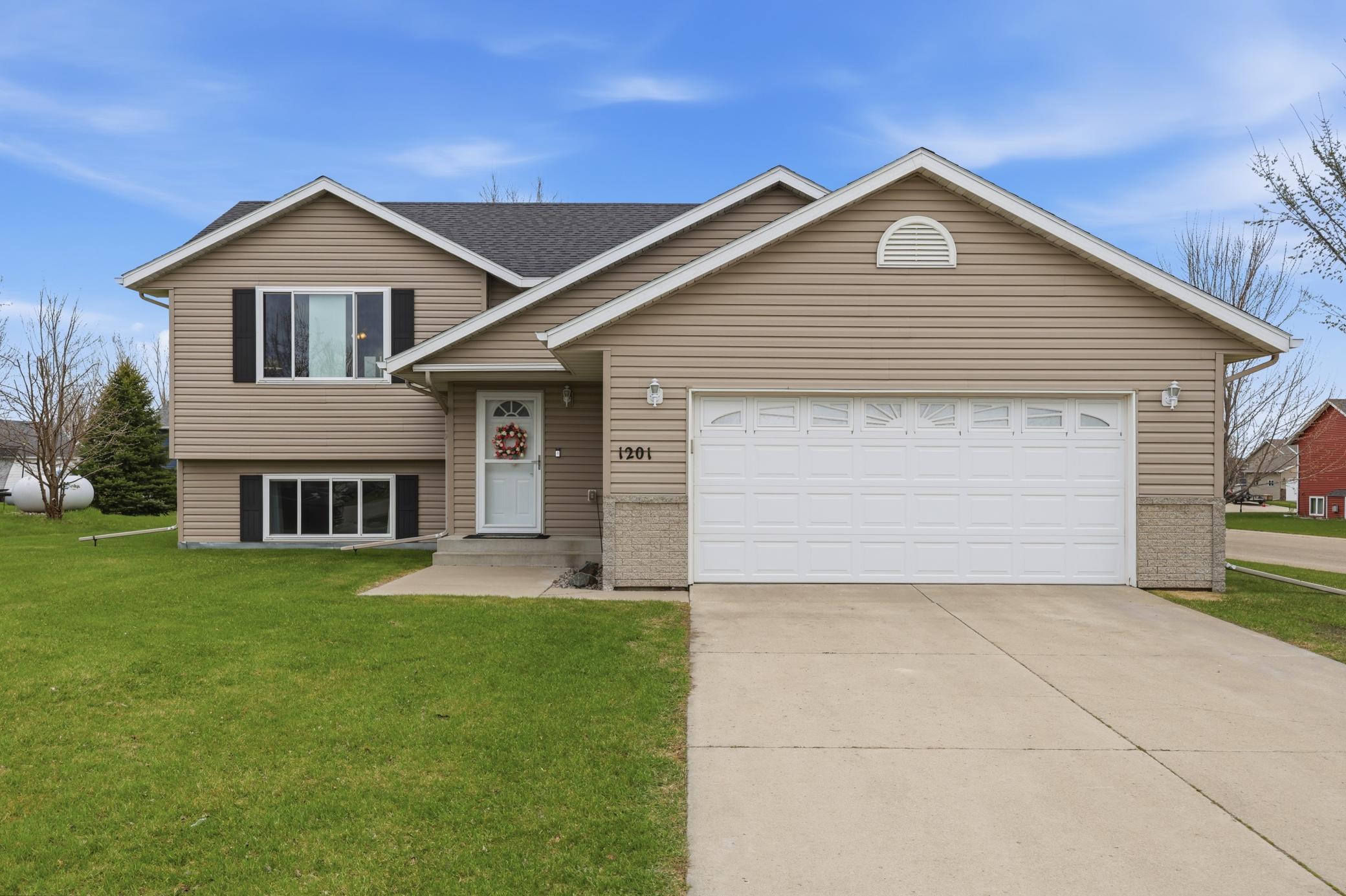 Residential 7067158