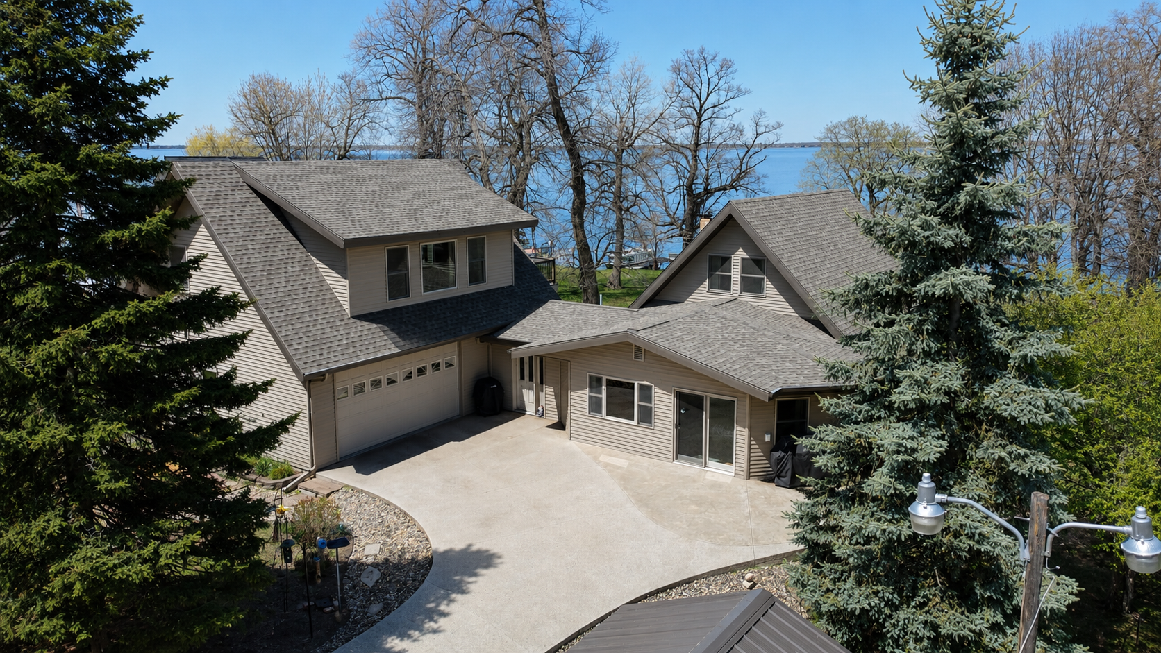 Lakehome 7067717