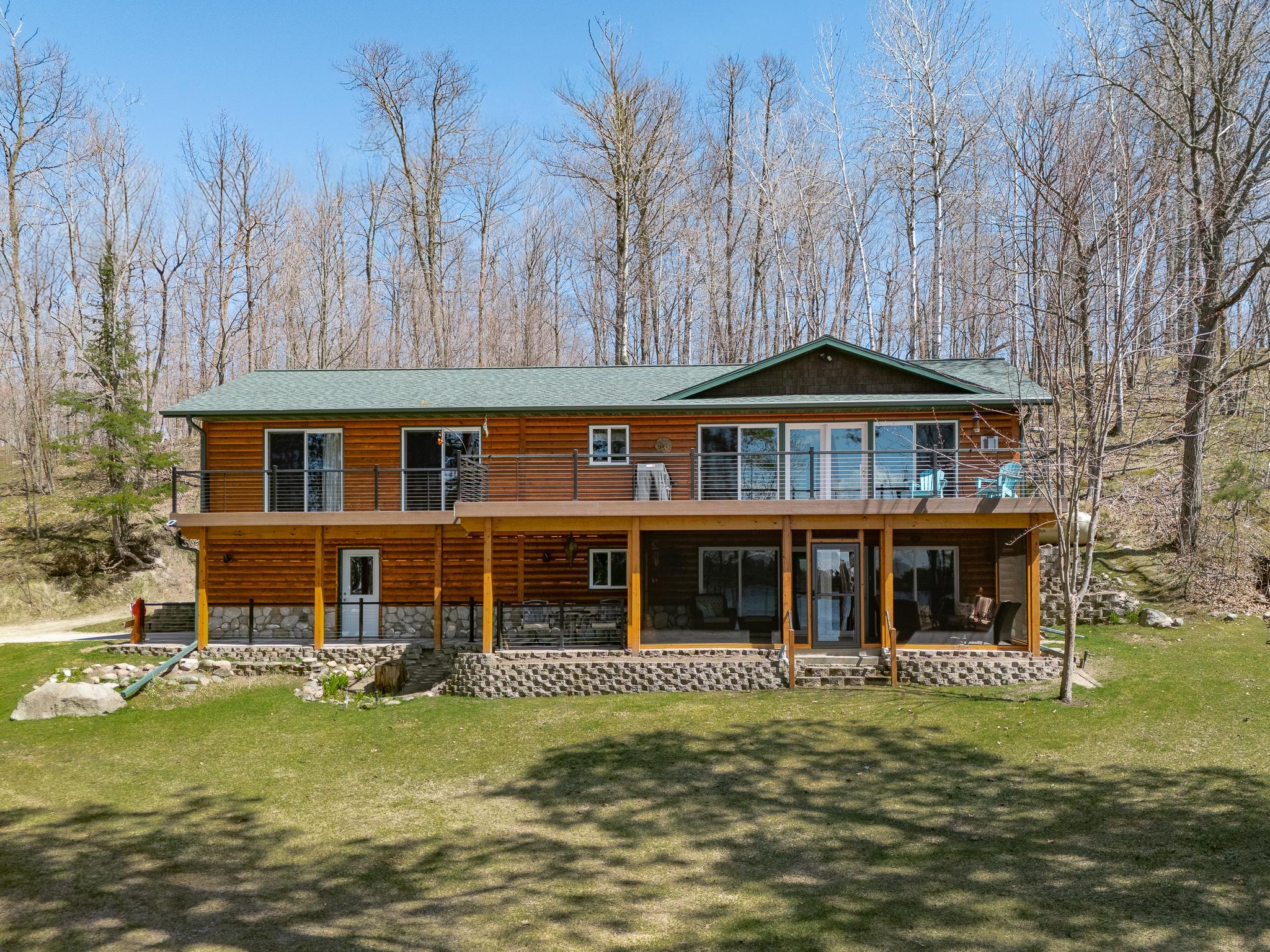 Lakehome 7068160