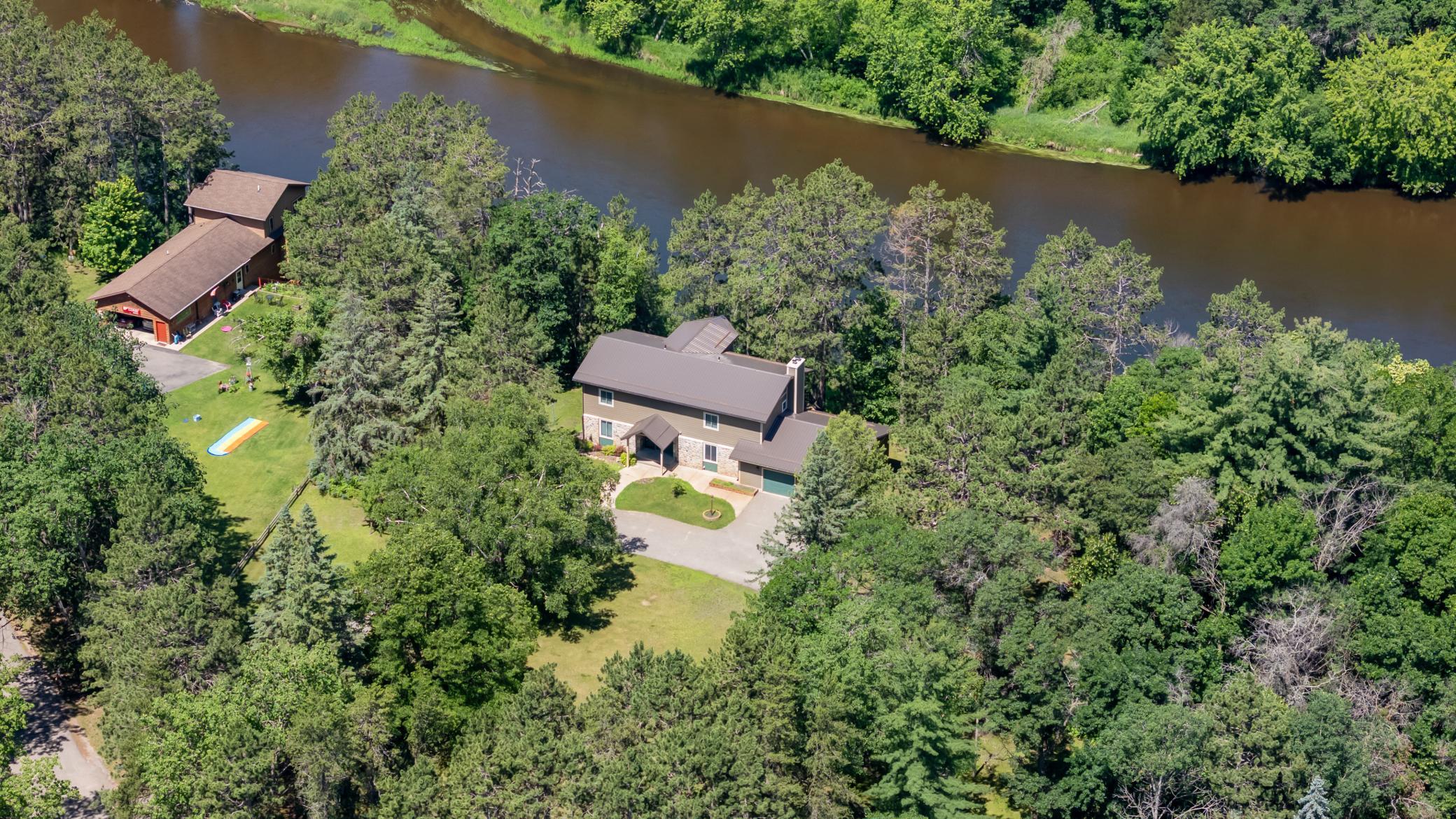 Lakehome 7070605
