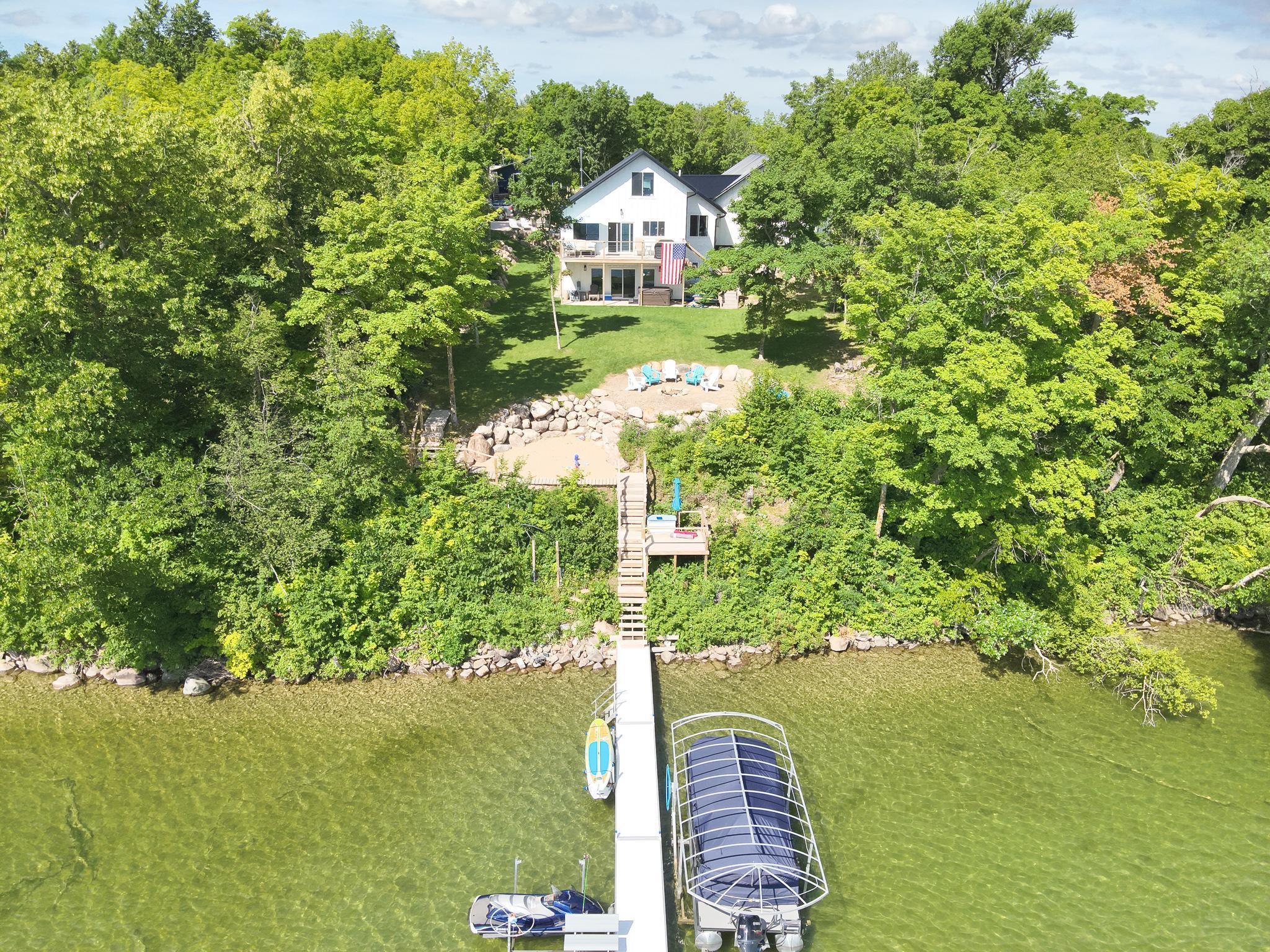 Lakehome 7071266