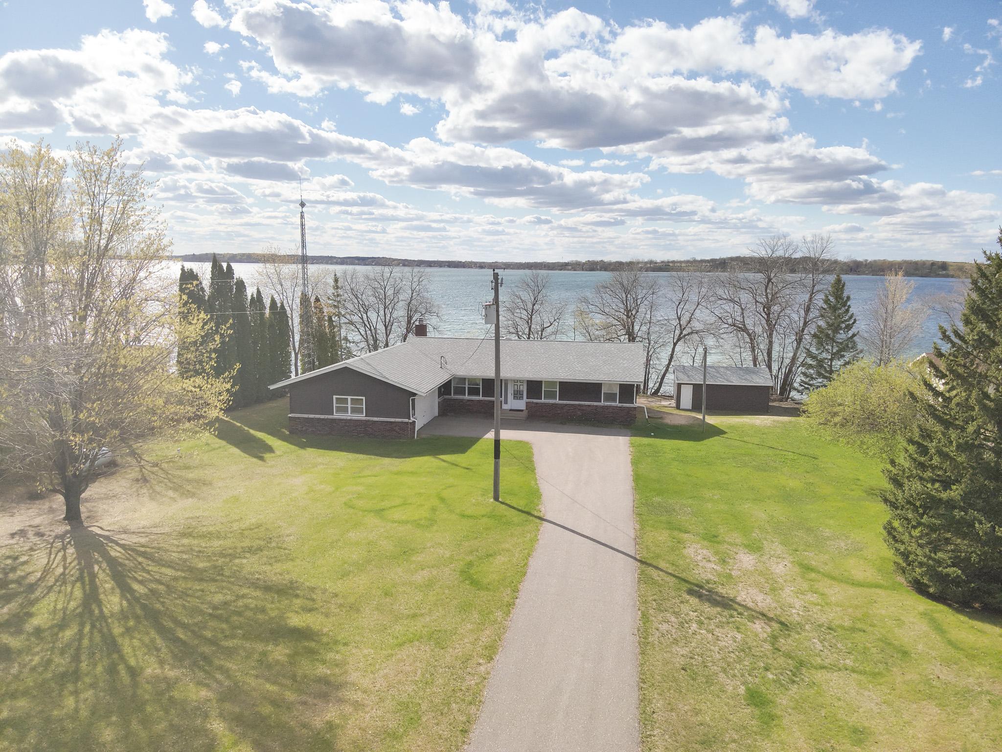 Lakehome 7071422