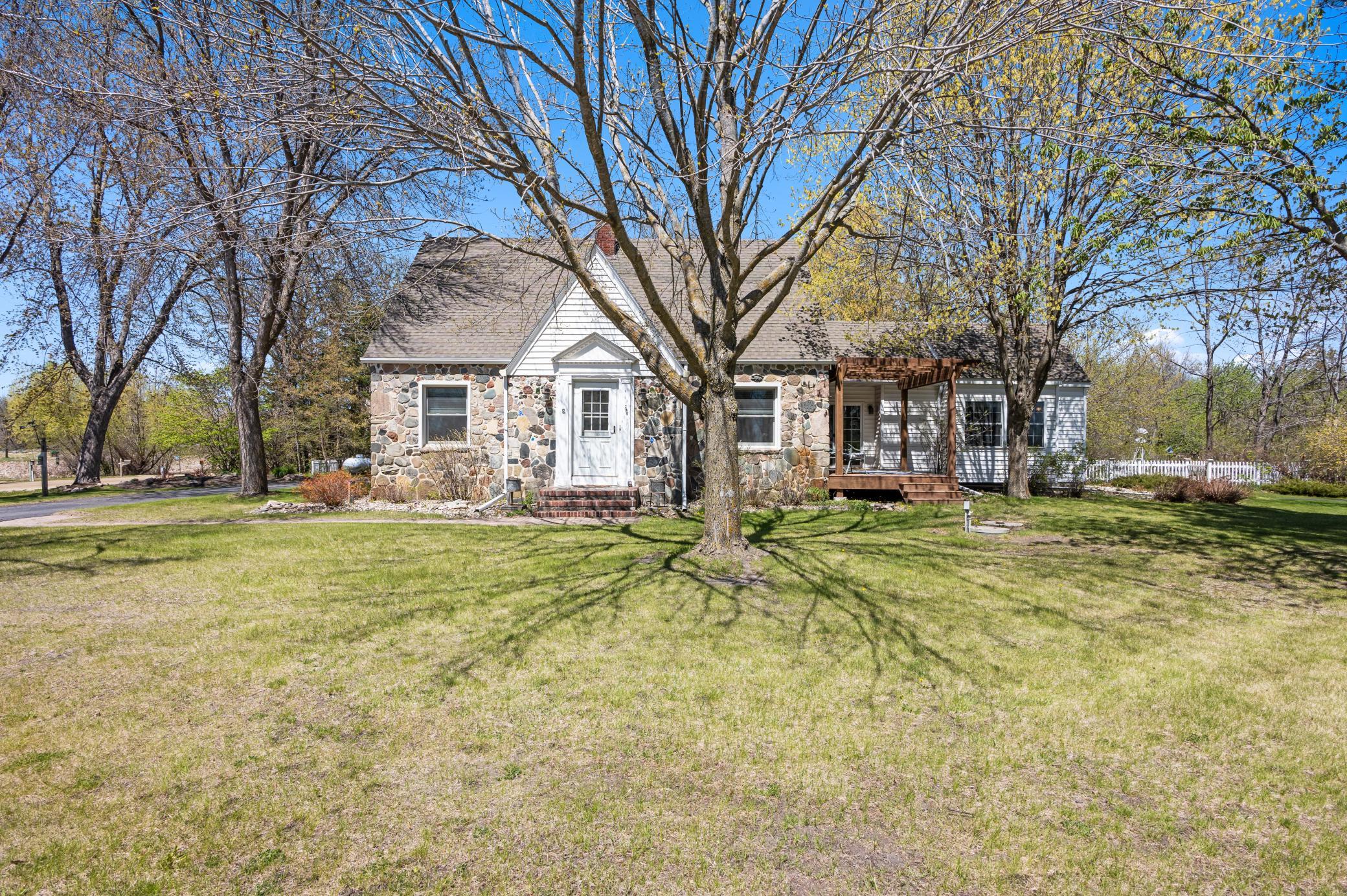 Lakehome 7073605