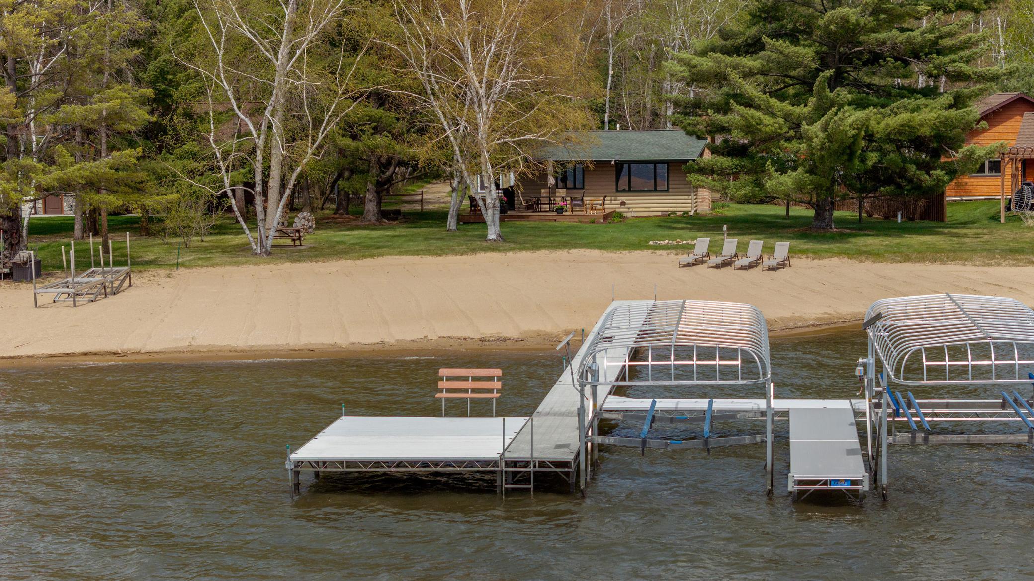 Lakehome 7074028
