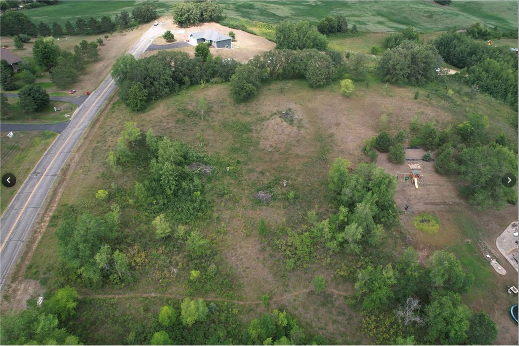 Land 7074086