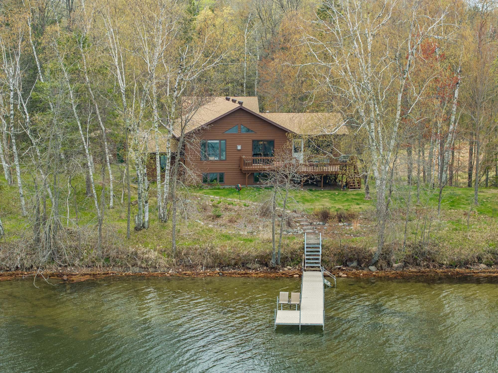 Lakehome 7076344