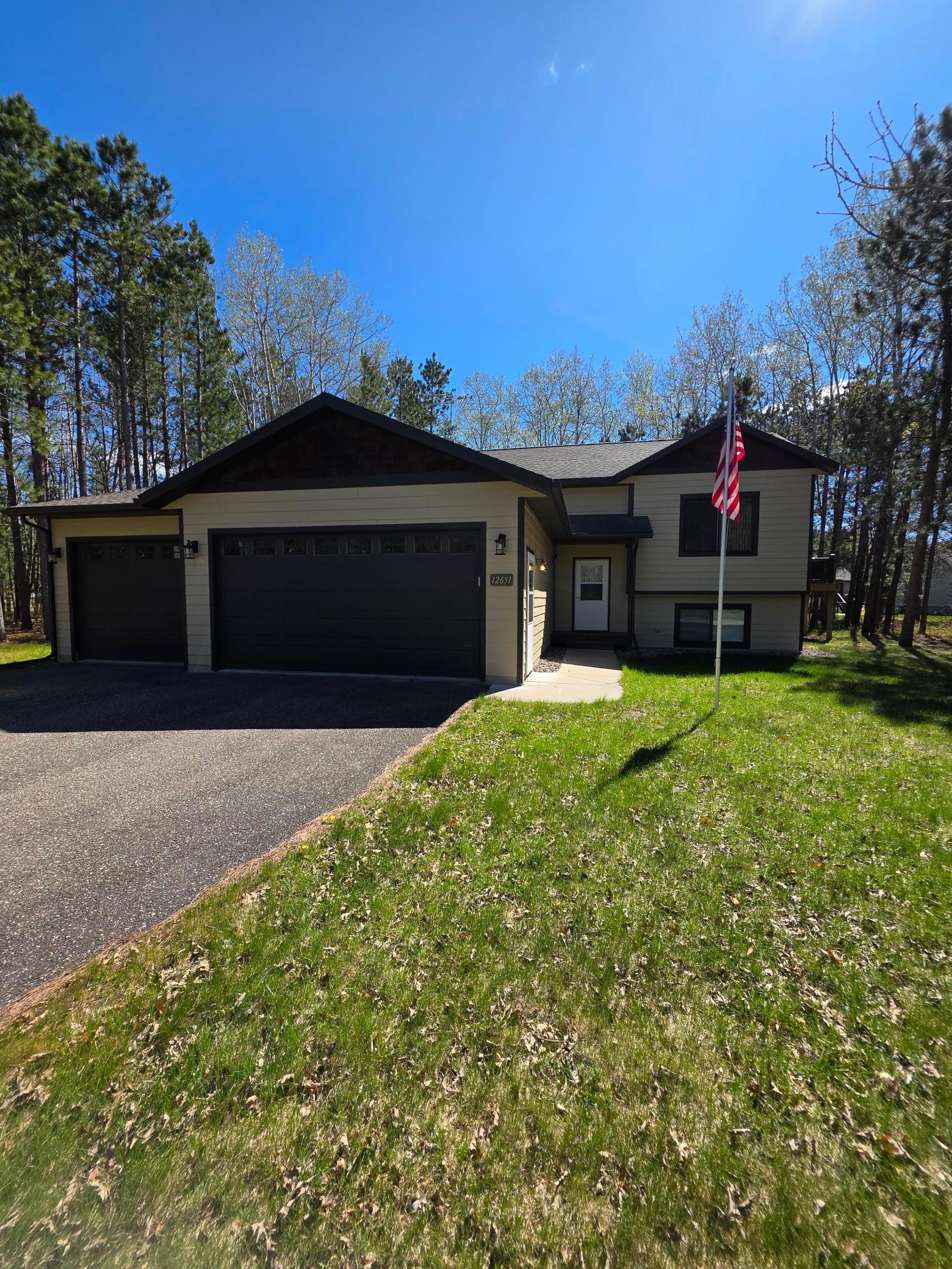 Residential 7076605