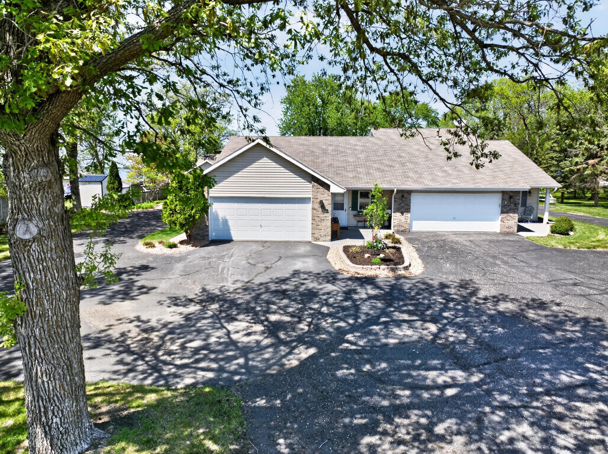 Lakehome 7080321