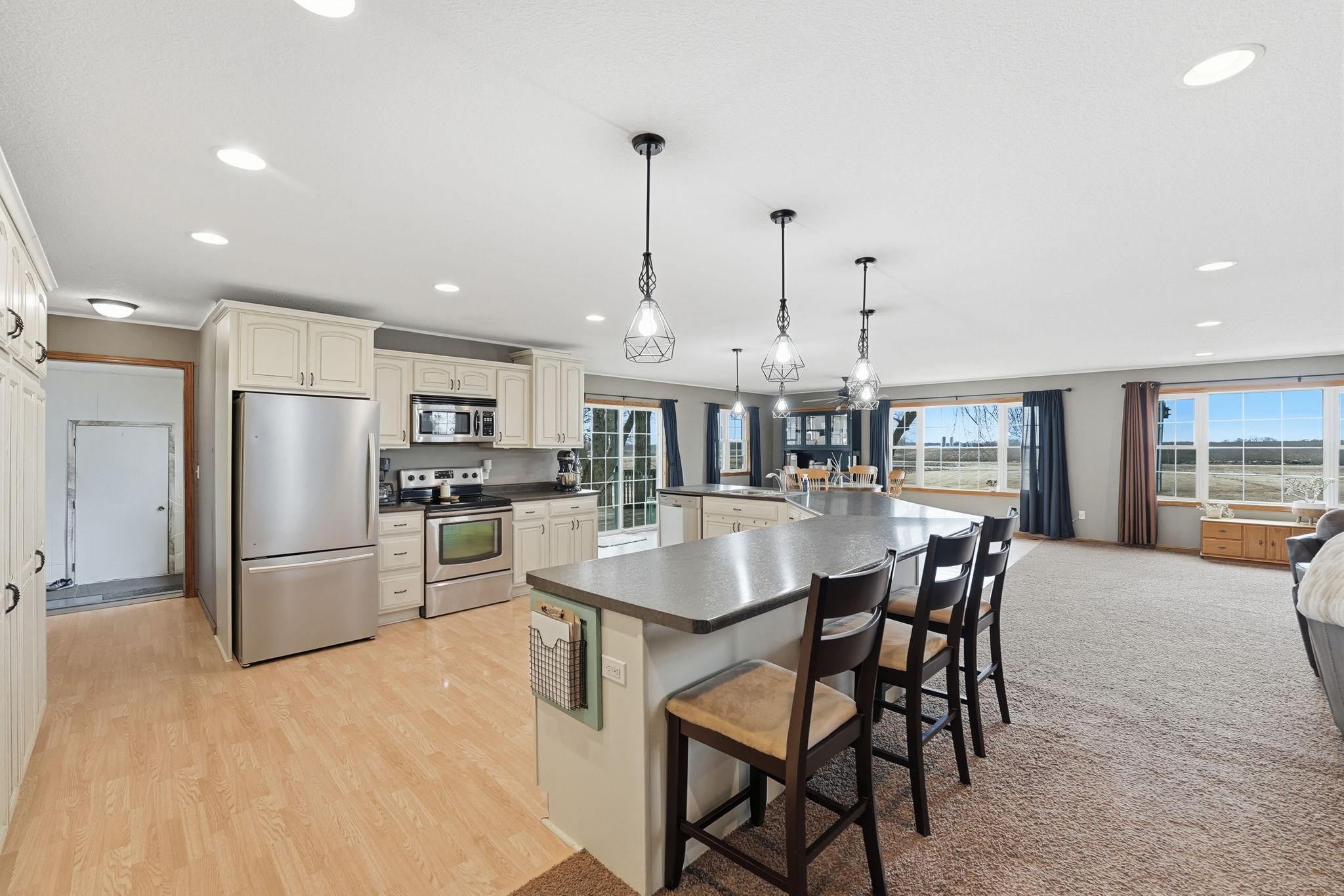 Residential 7083859