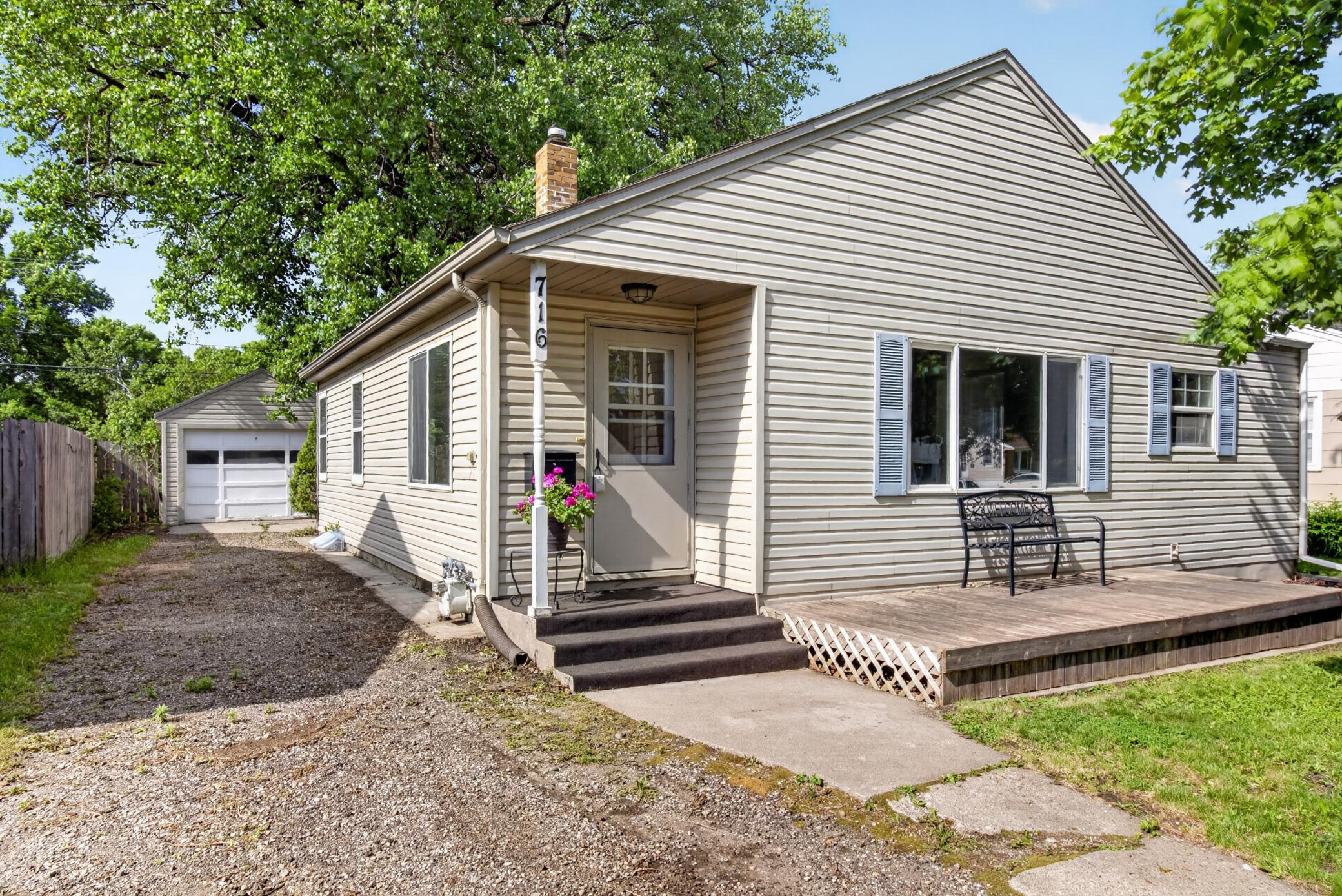 Residential 7084183