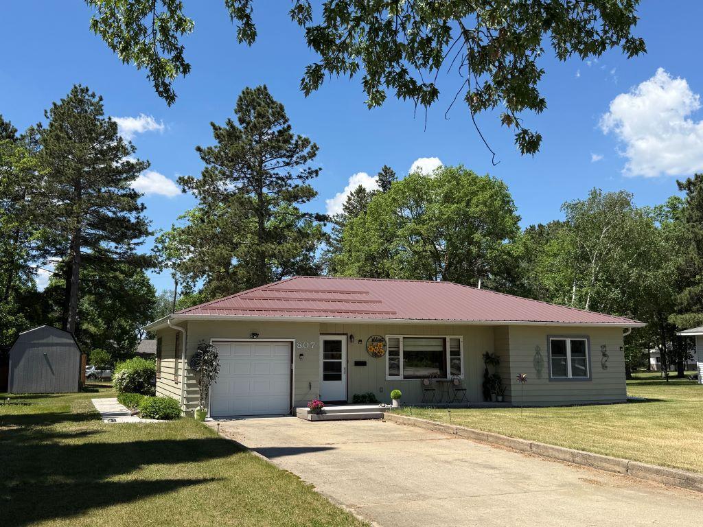Residential 7084249