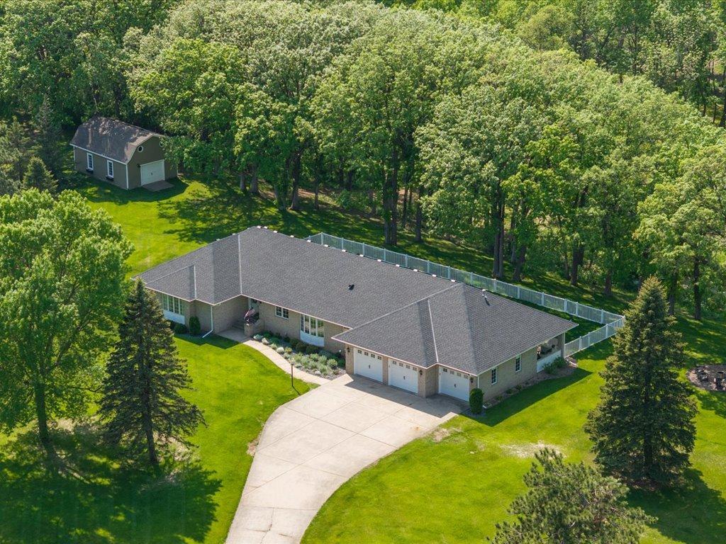 Lakehome 7085329