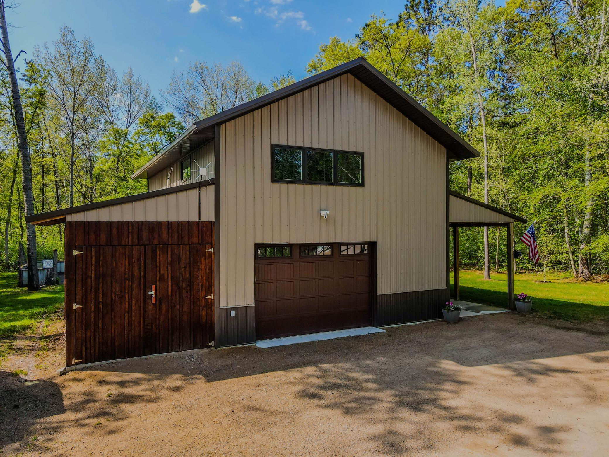 Lakehome 7085456