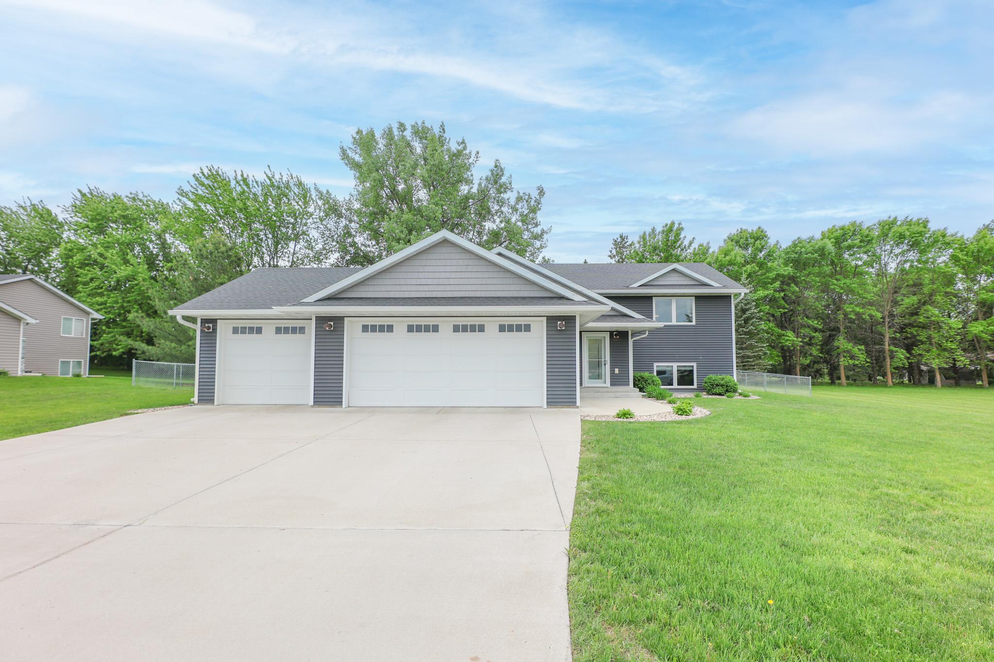Residential 7087621