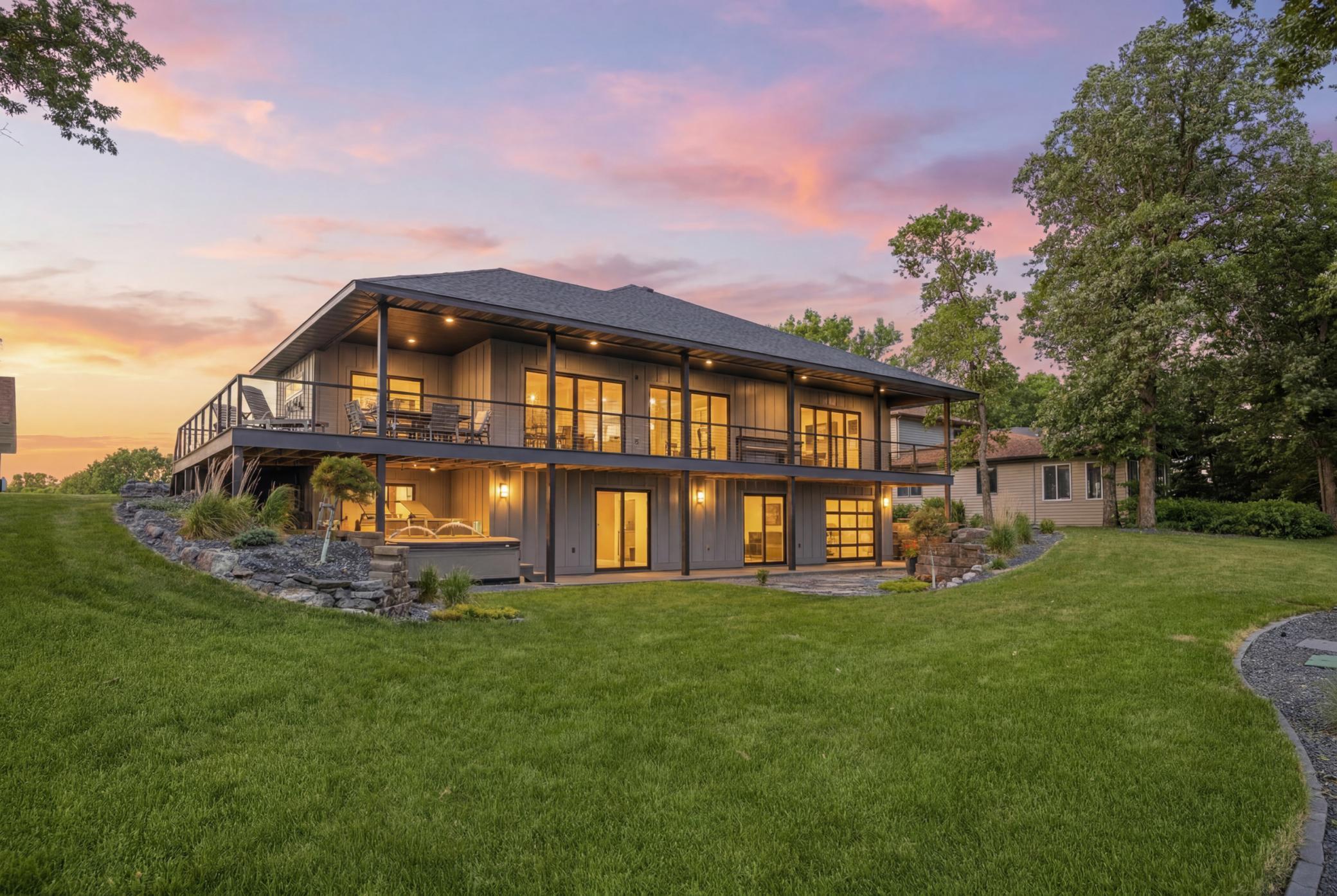 Lakehome 7088787