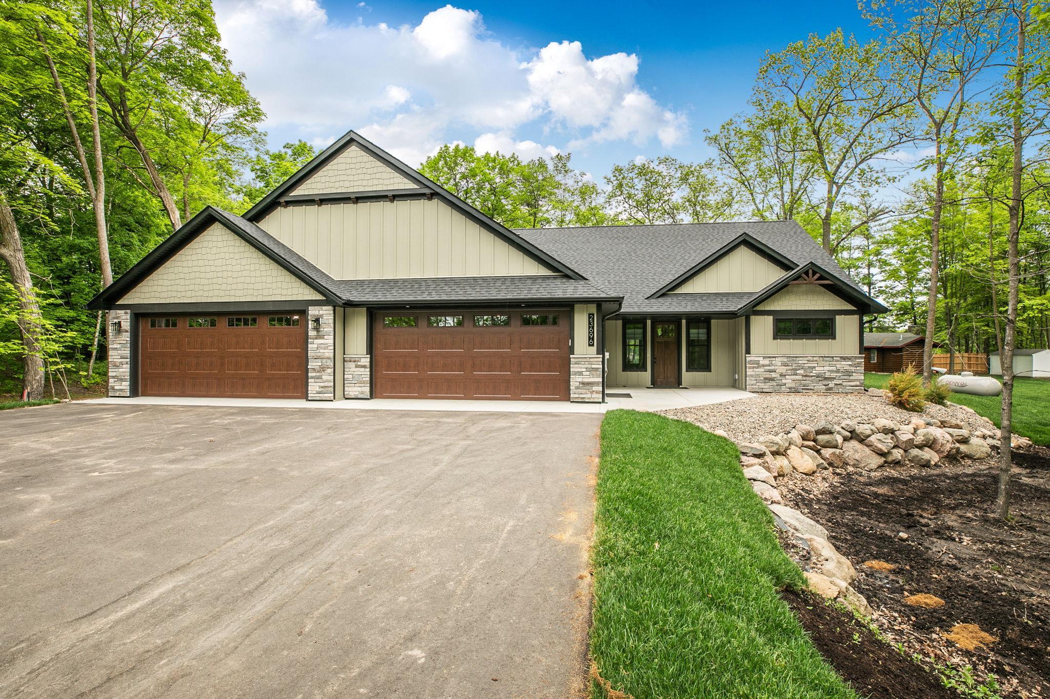 Lakehome 7089281
