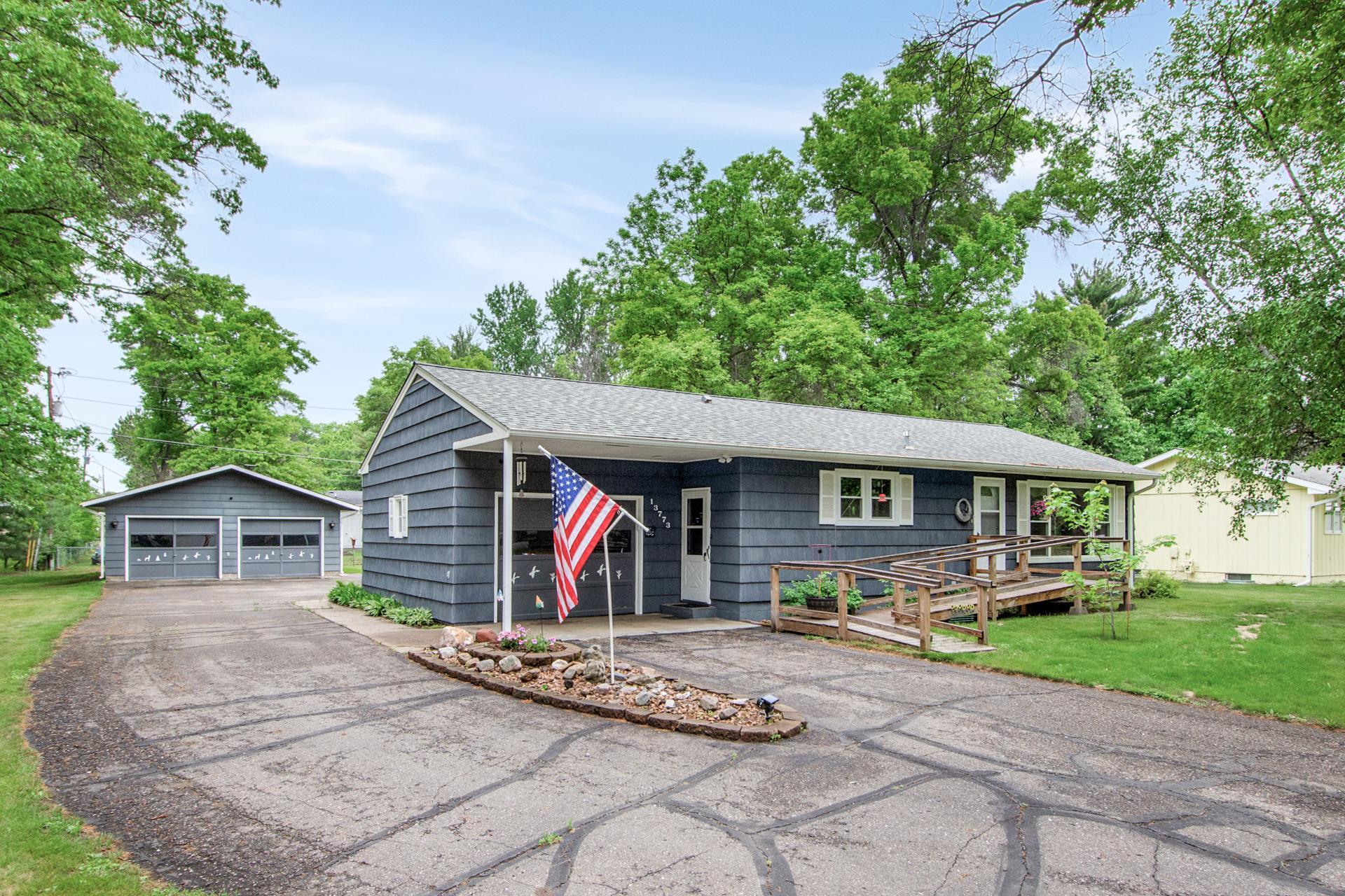 Residential 7089593