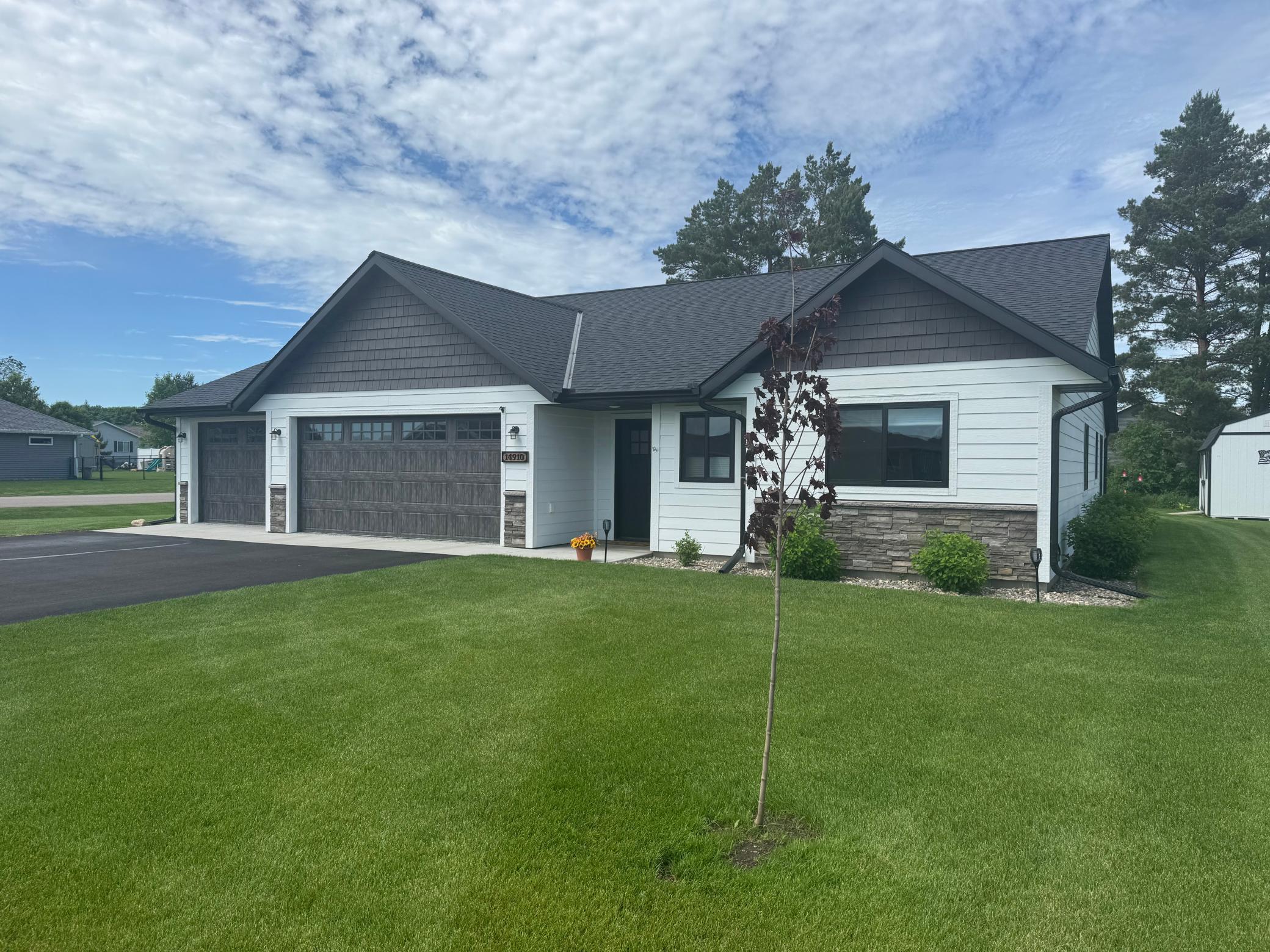 Residential 7089712