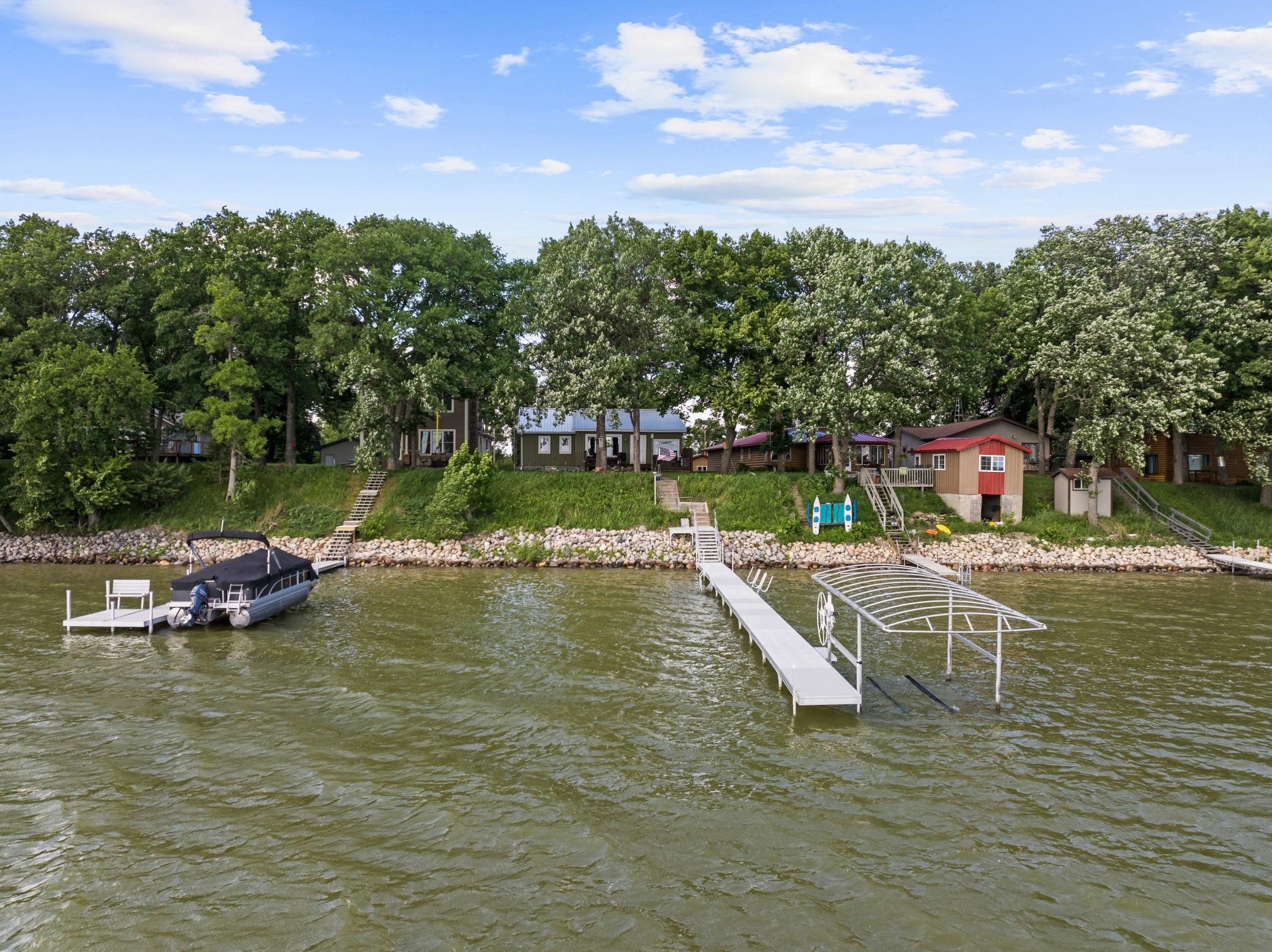 Lakehome 7090212