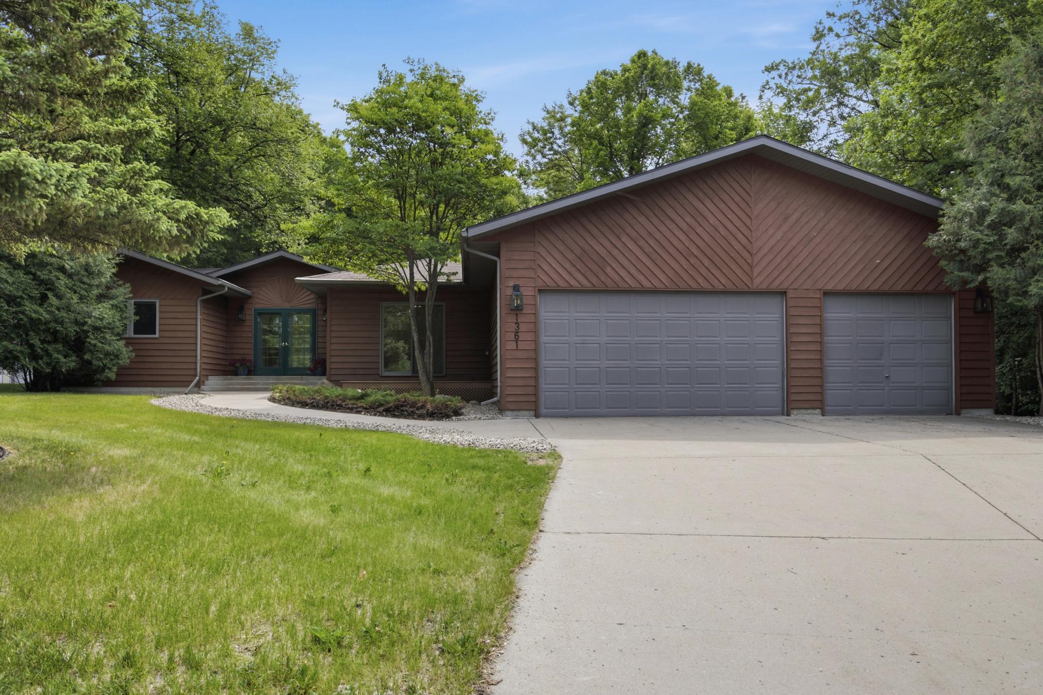 Lakehome 7090524