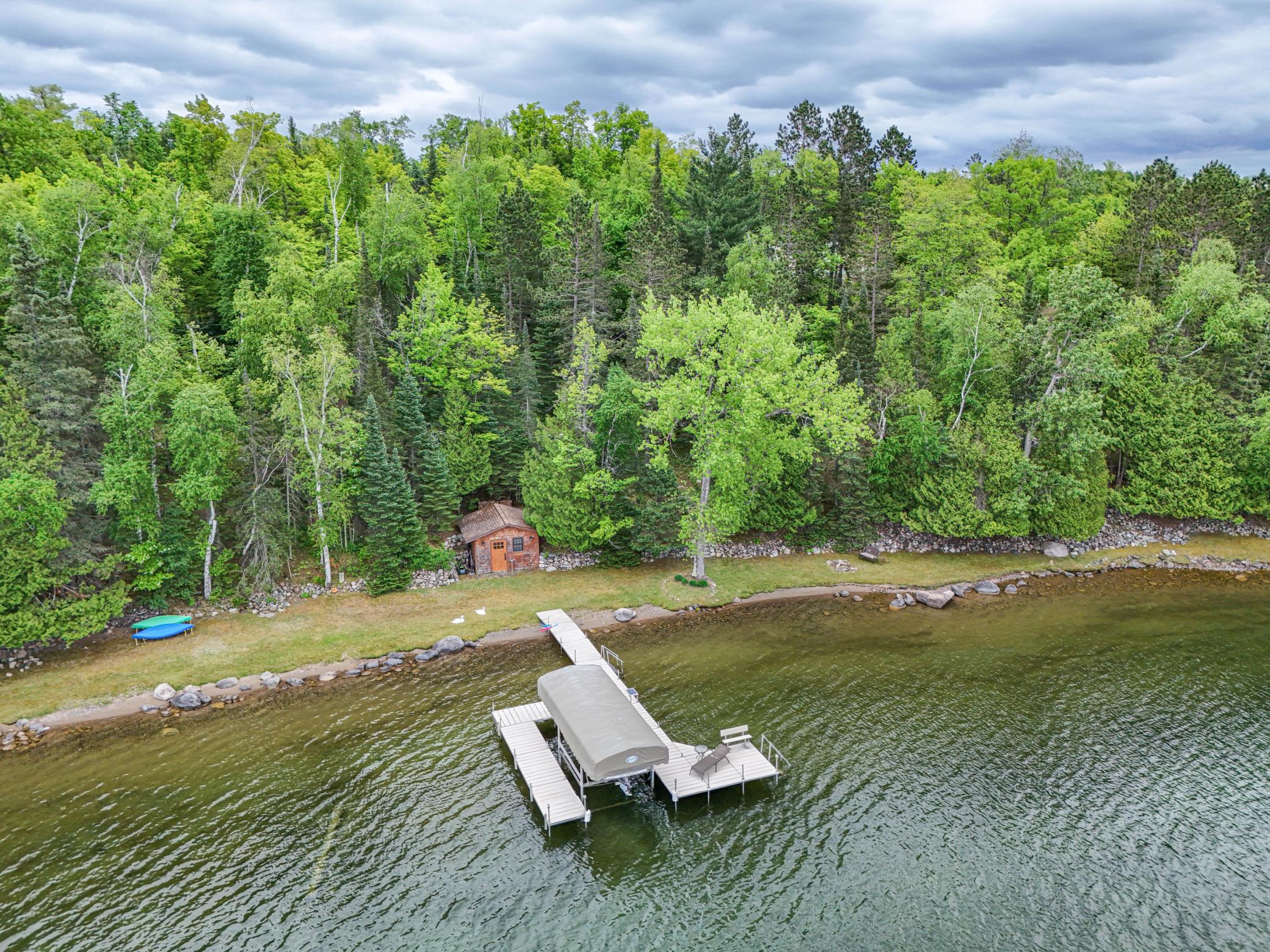 Lakehome 7090821