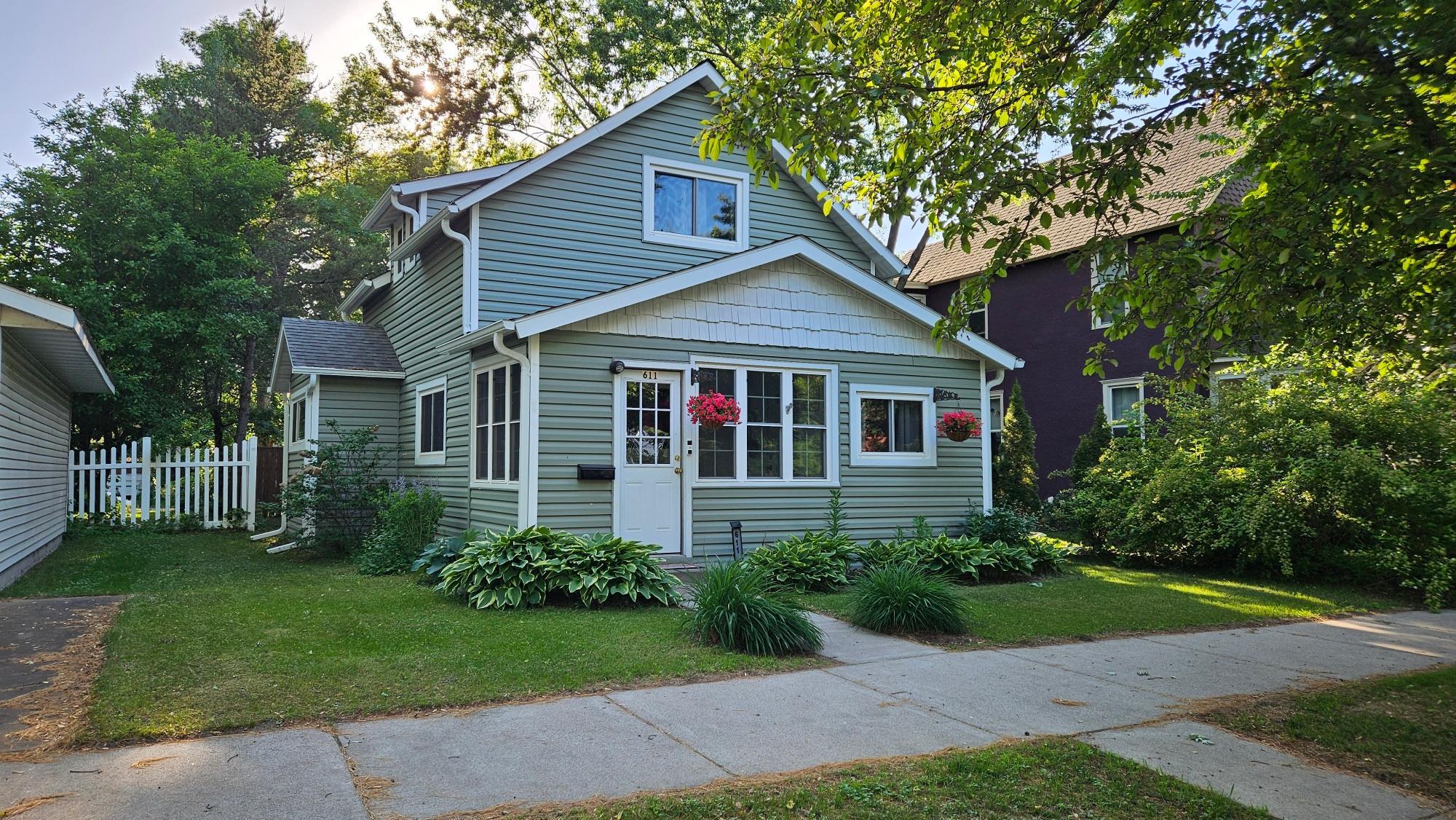 Residential 7090941