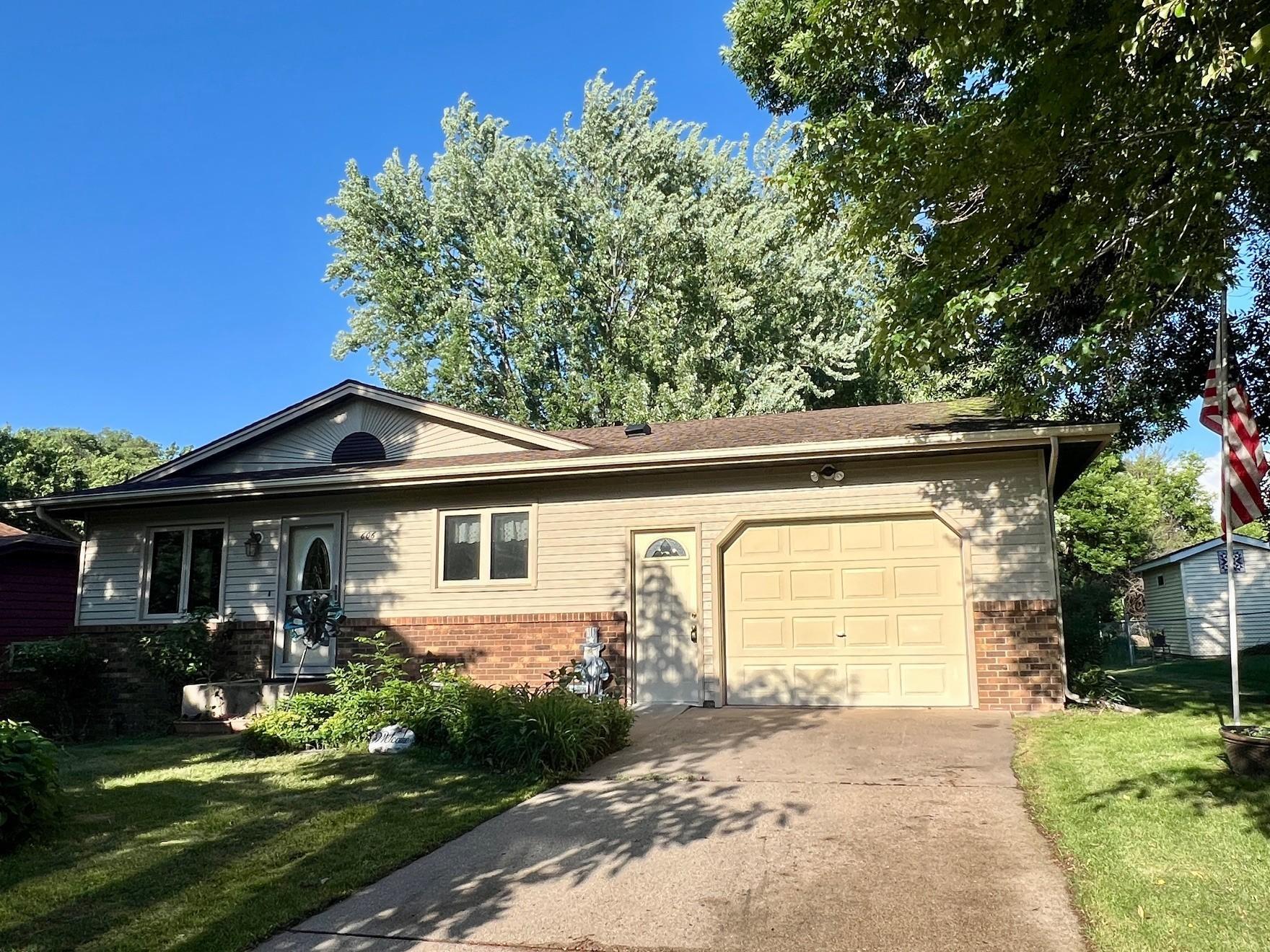 Residential 7091315