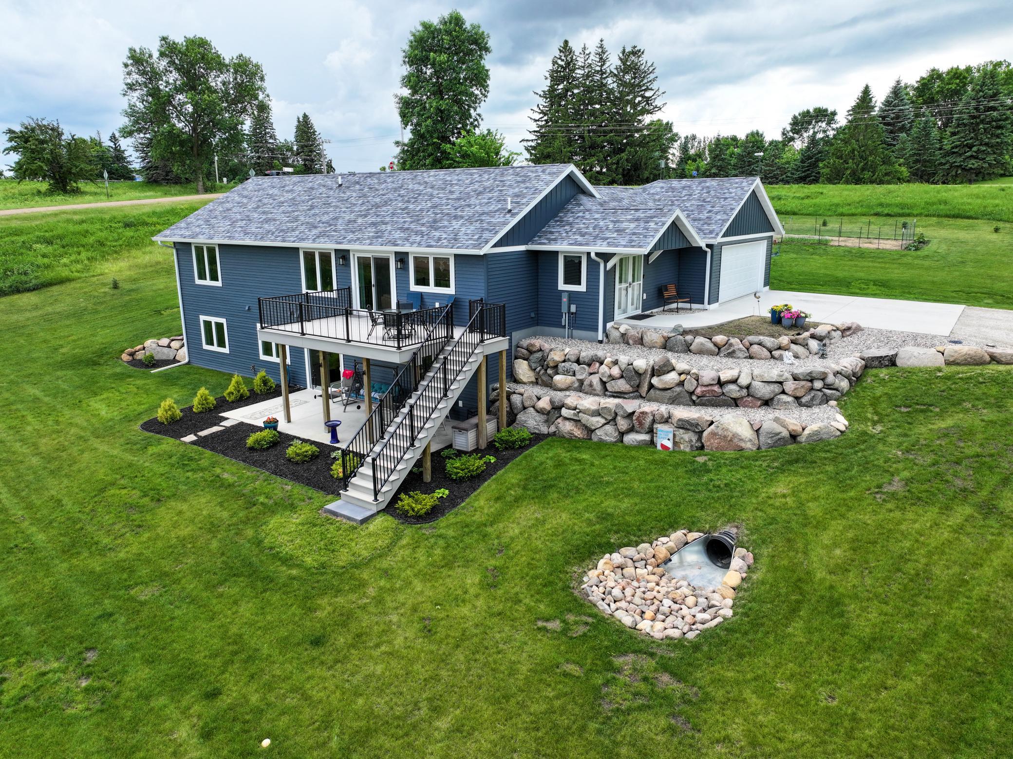 Lakehome 7092059